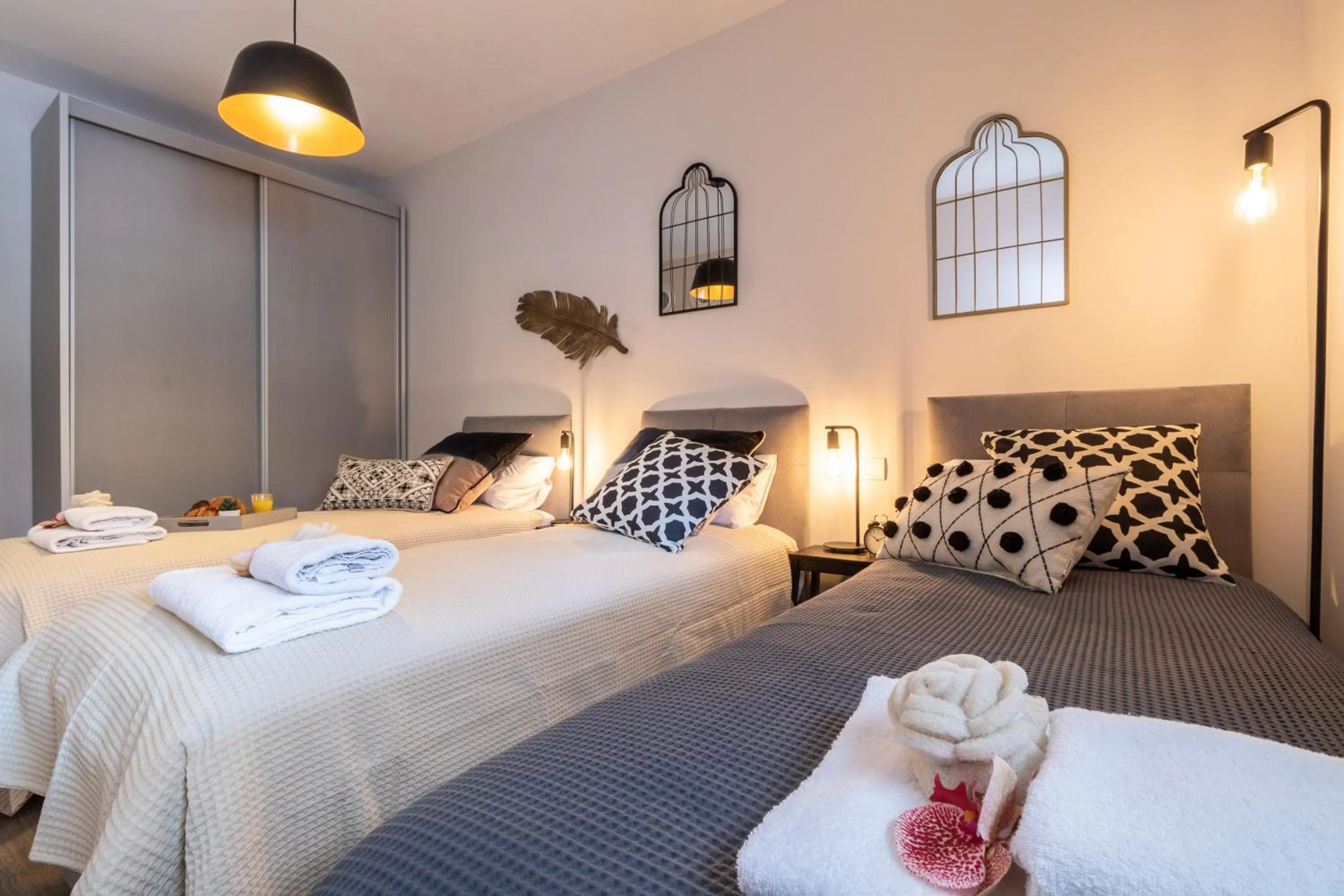 Bed in King David Residence - Isrentals