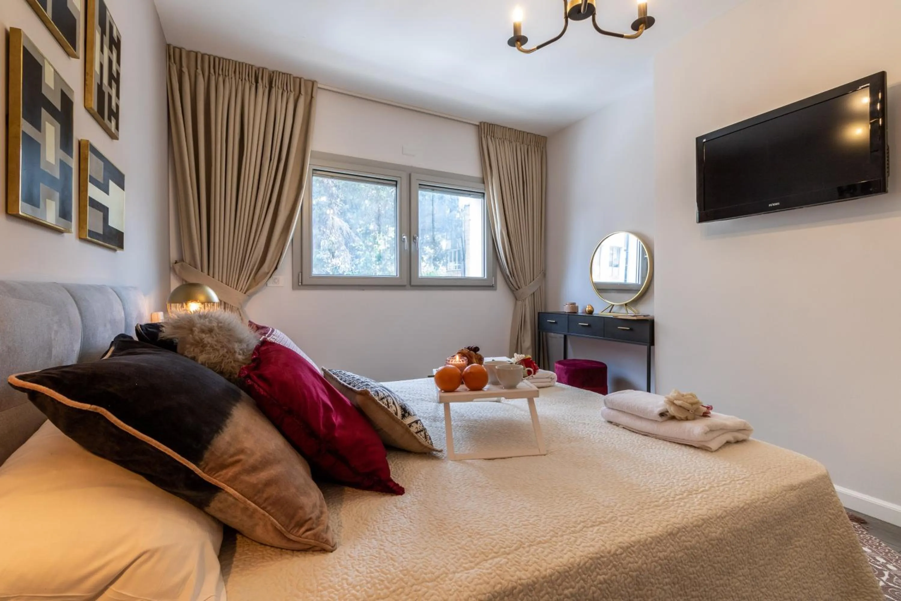 Bed in King David Residence - Isrentals