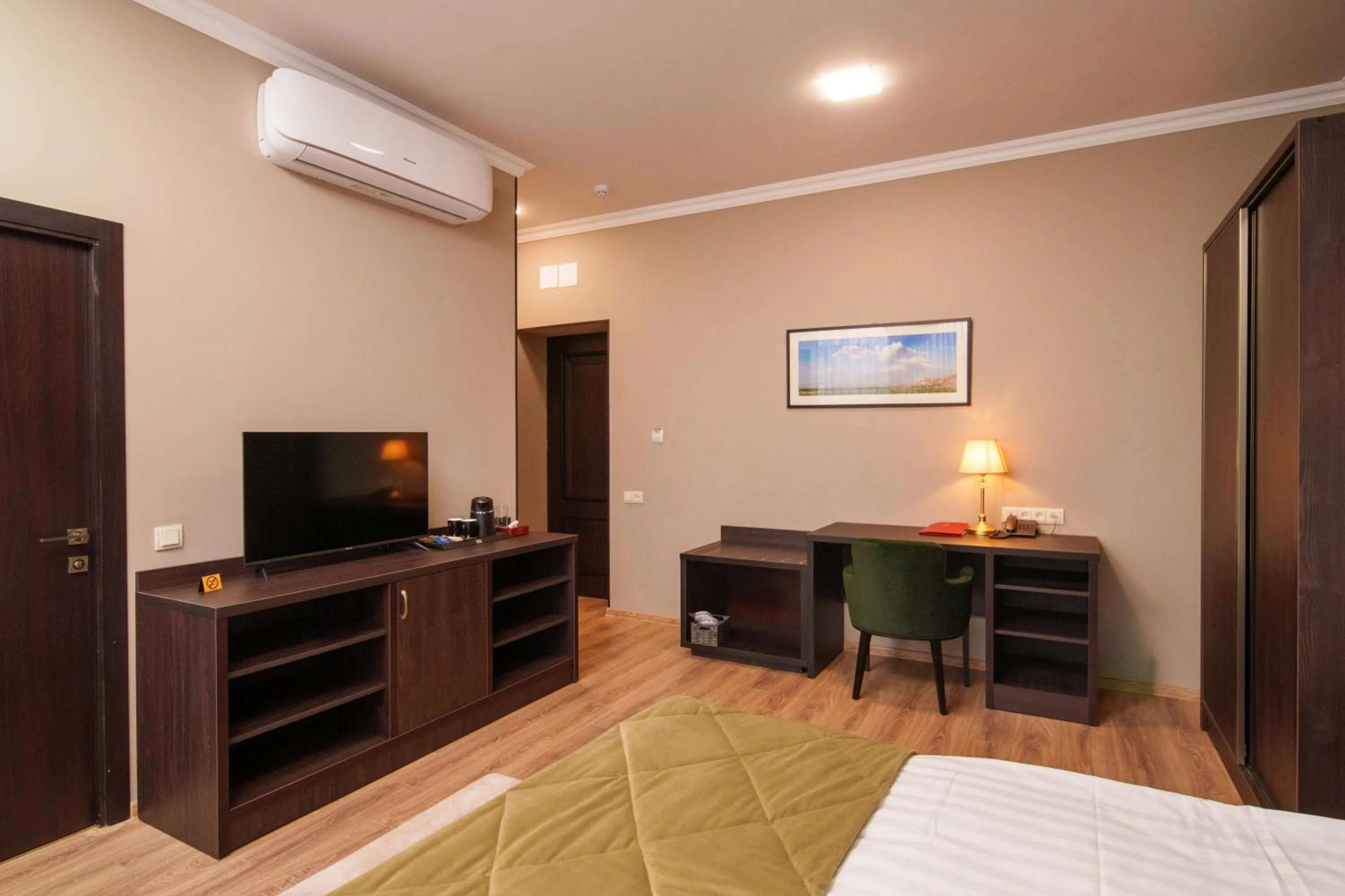 TV and multimedia, Bed in Vallex Garden Hotel Alaverdi