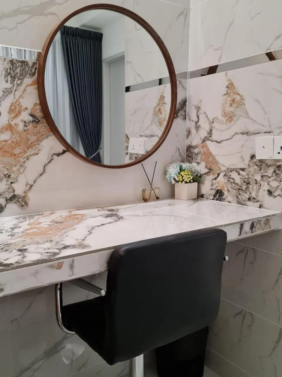 Sky Tree Serviced Apartment at Bukit Indah With Netflix