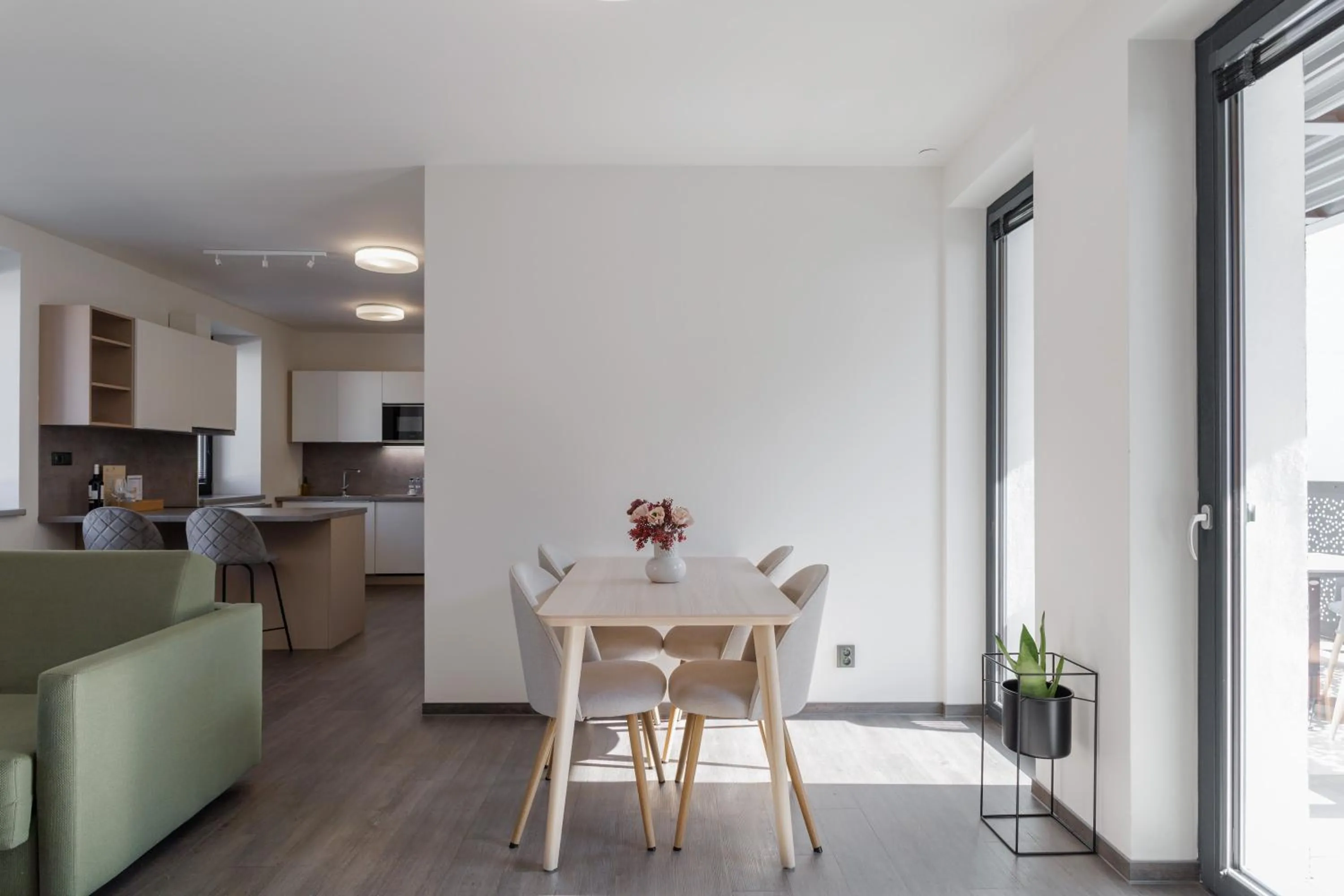 Kitchen or kitchenette in River Apartments