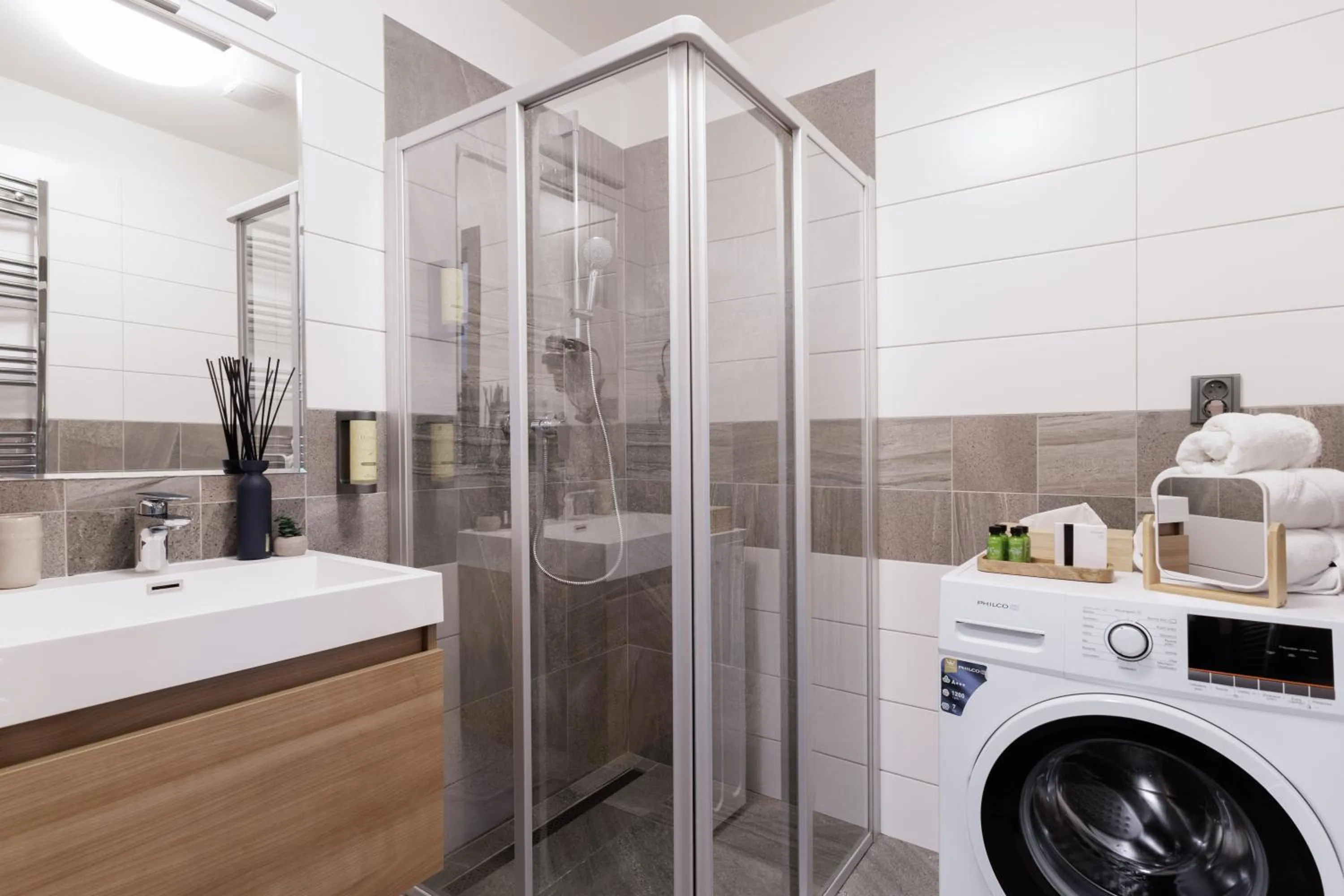 Shower in River Apartments