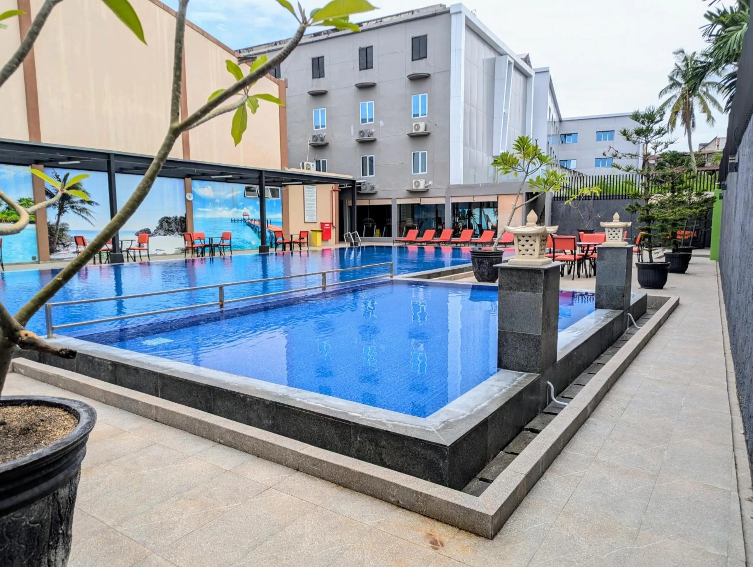 Swimming pool in MAXONE Dumai