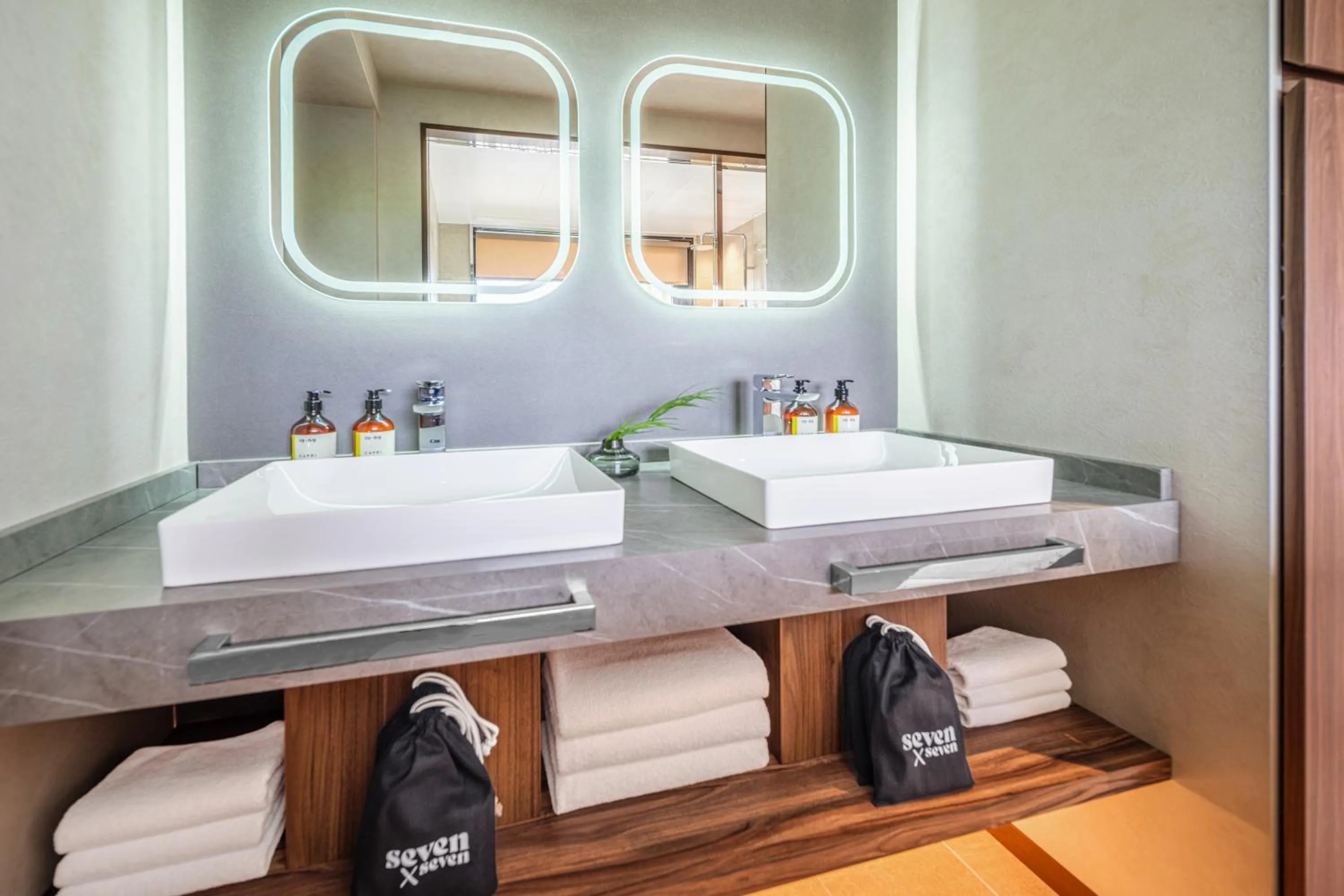 Bathroom in seven x seven ISHIGAKI