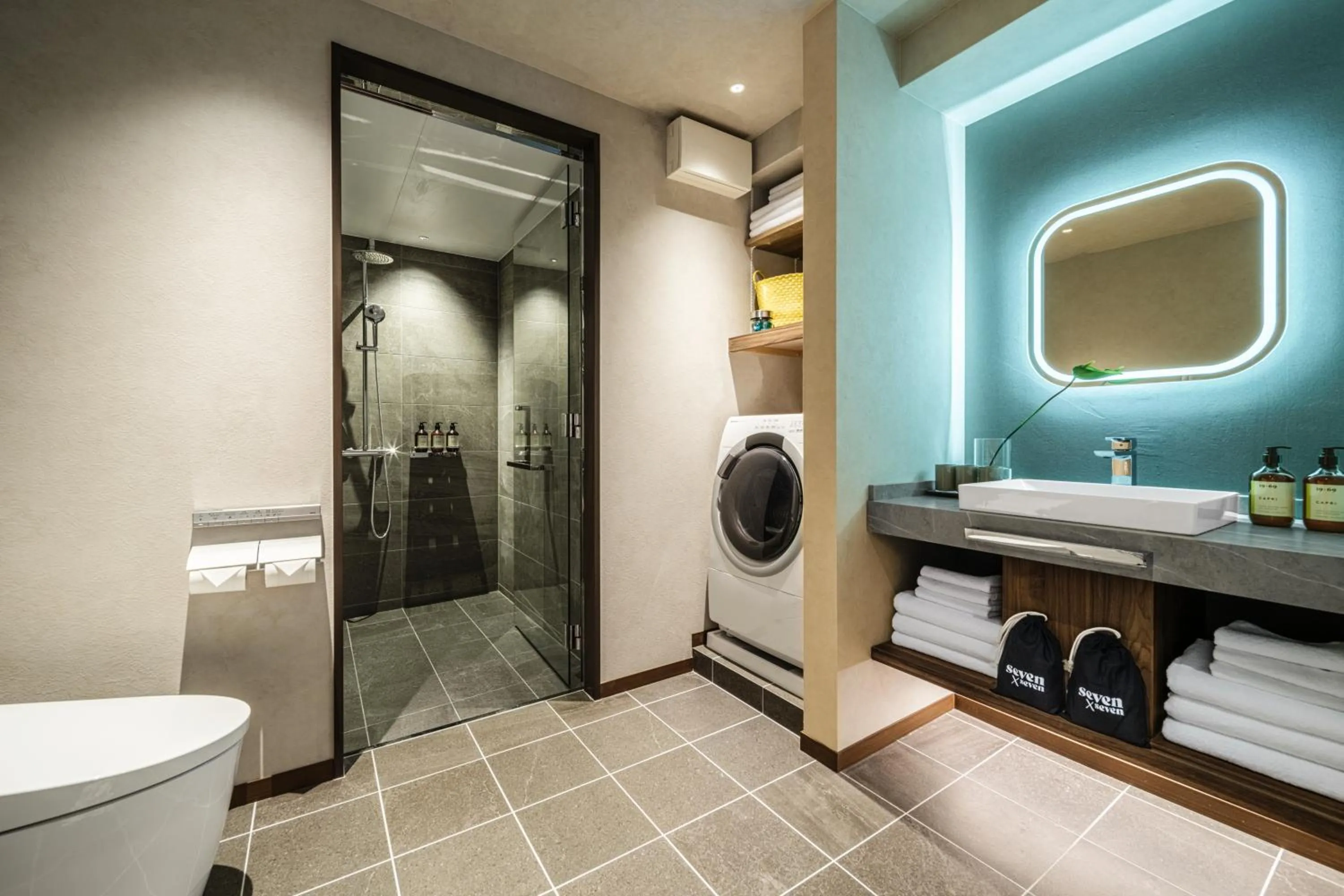 Shower in seven x seven ISHIGAKI