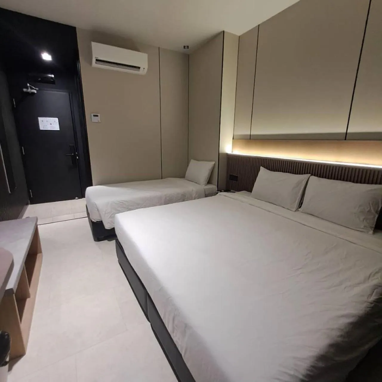 Bed in Urban Inn, Myra Meranti