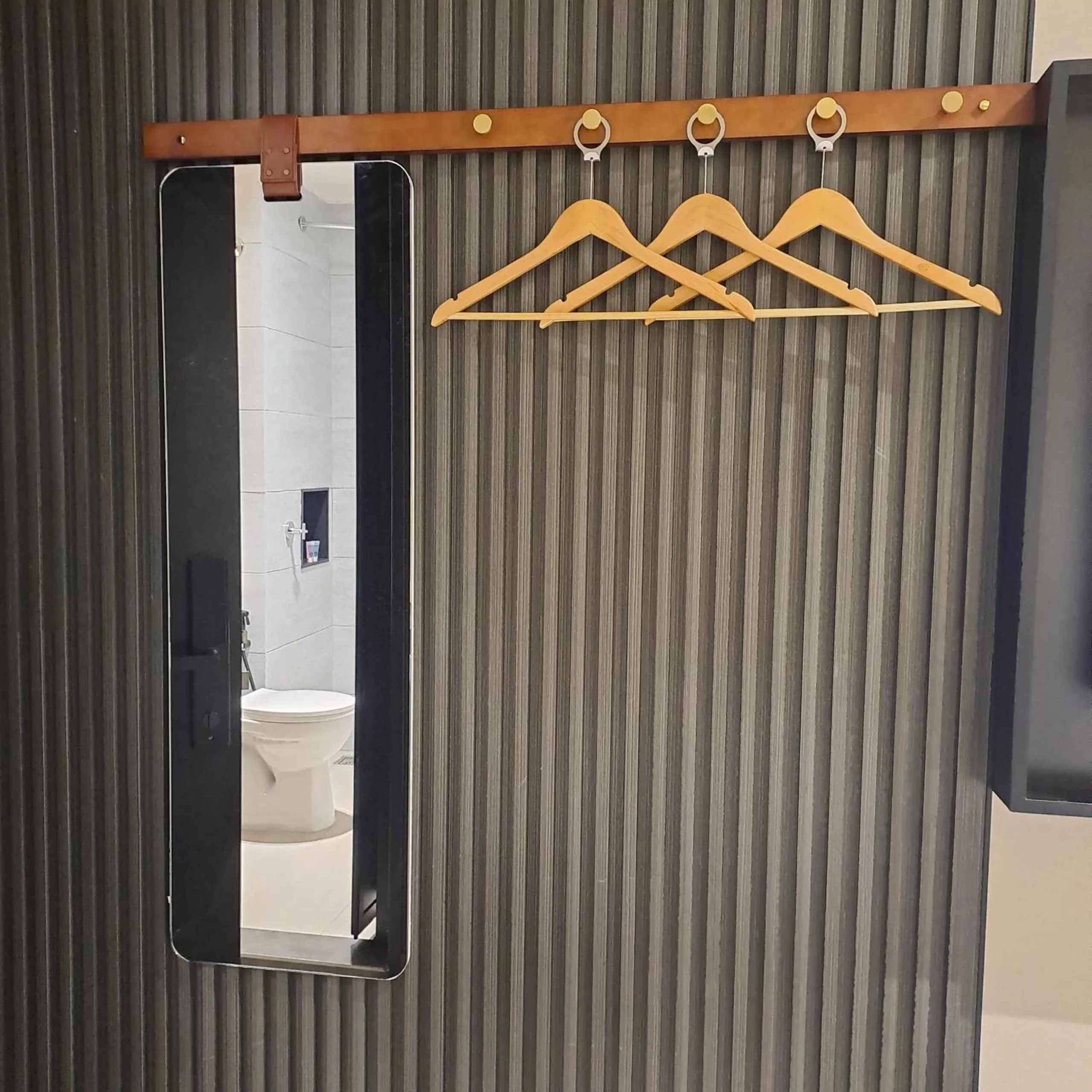 Urban Inn, Myra Meranti