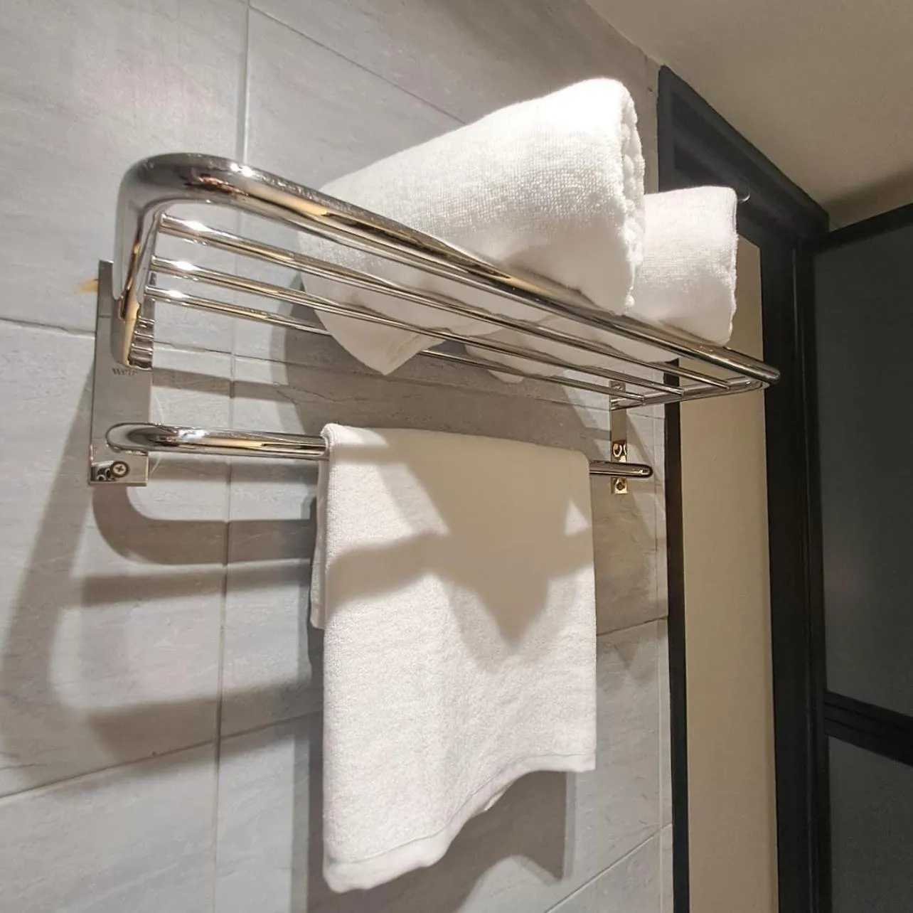 Urban Inn, Myra Meranti