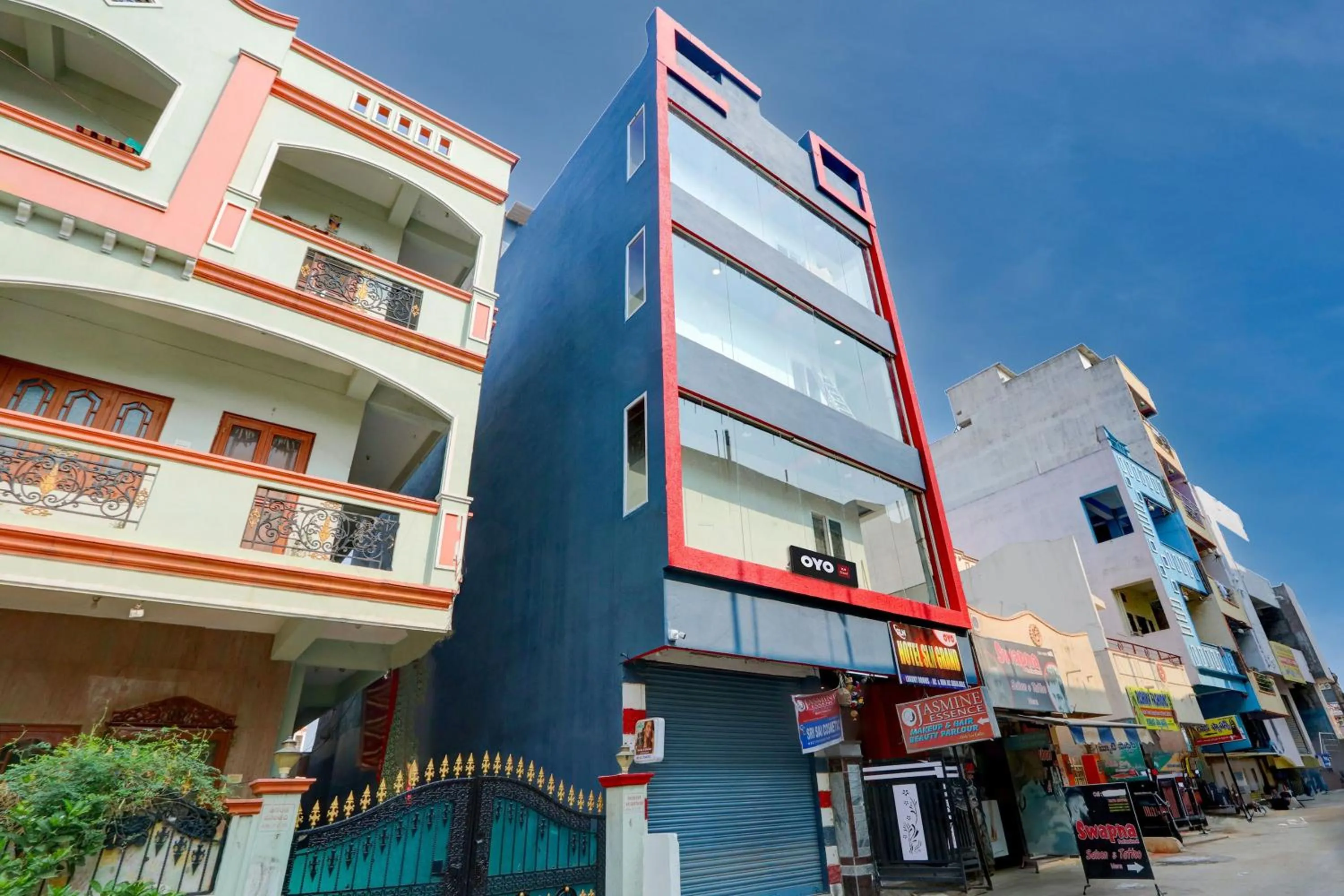 Hotel O S L N Grand
