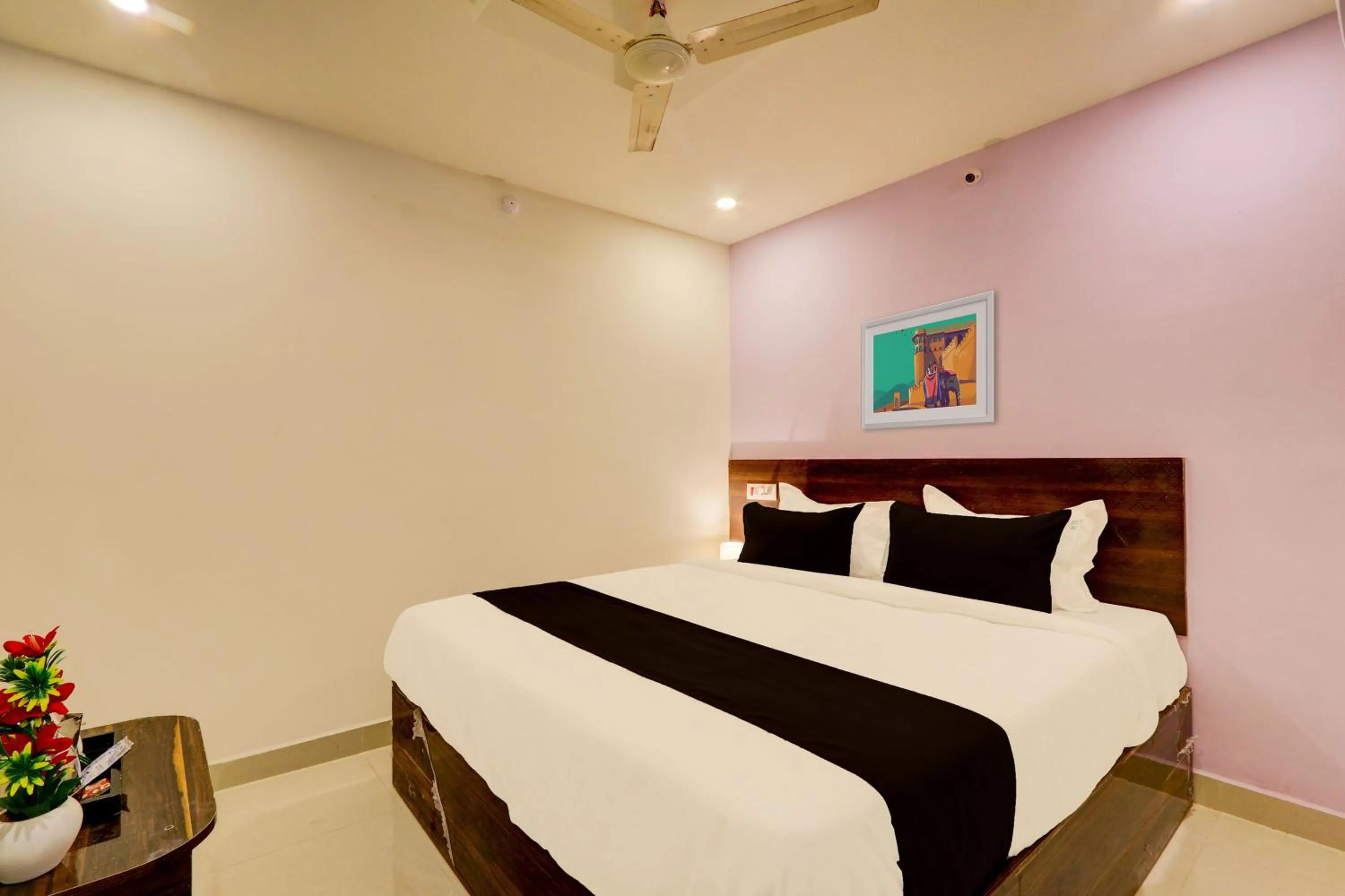 Bedroom, Bed in Hotel O S L N Grand