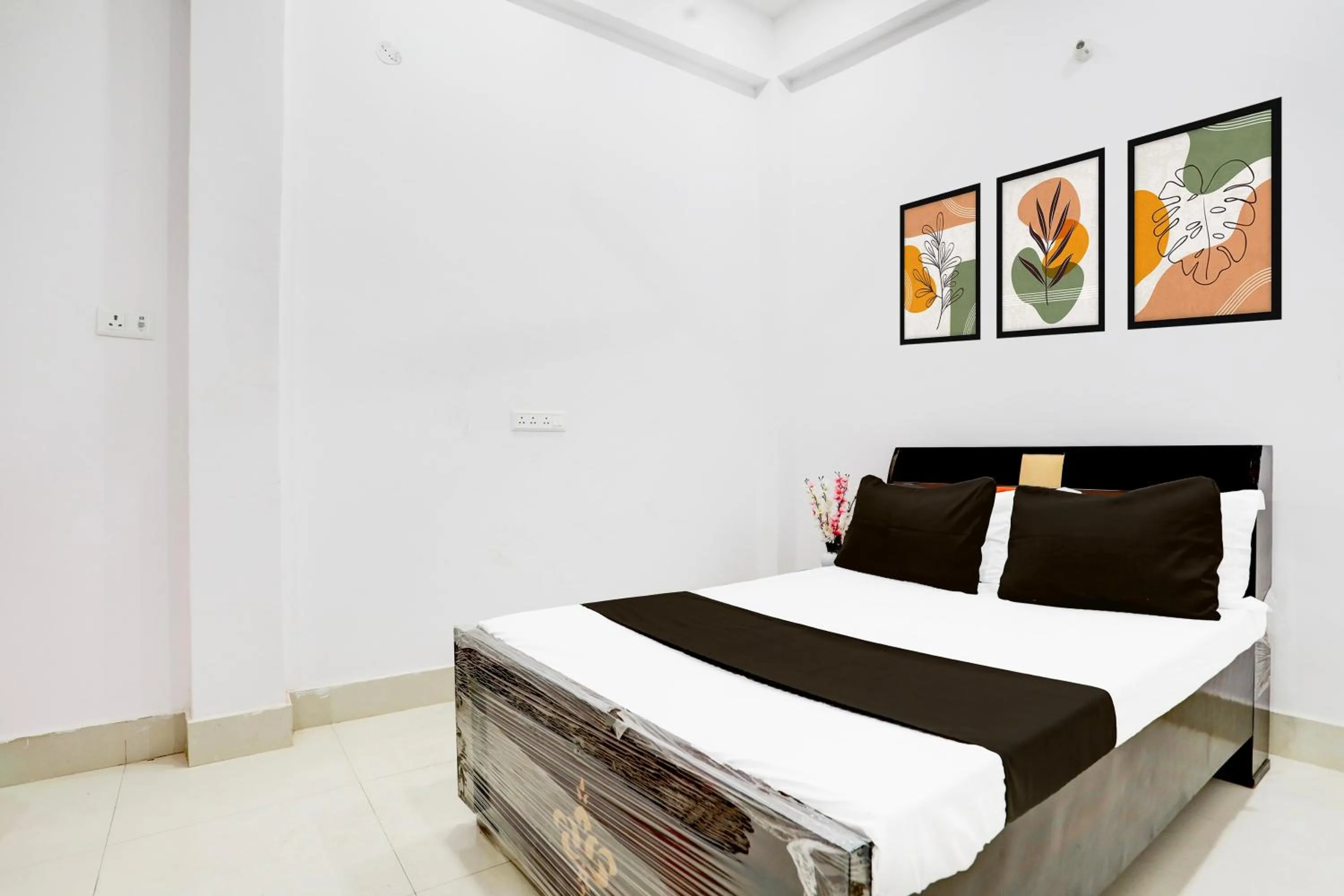 Bedroom, Bed in Hotel O THE HIGHWAY HOTEL