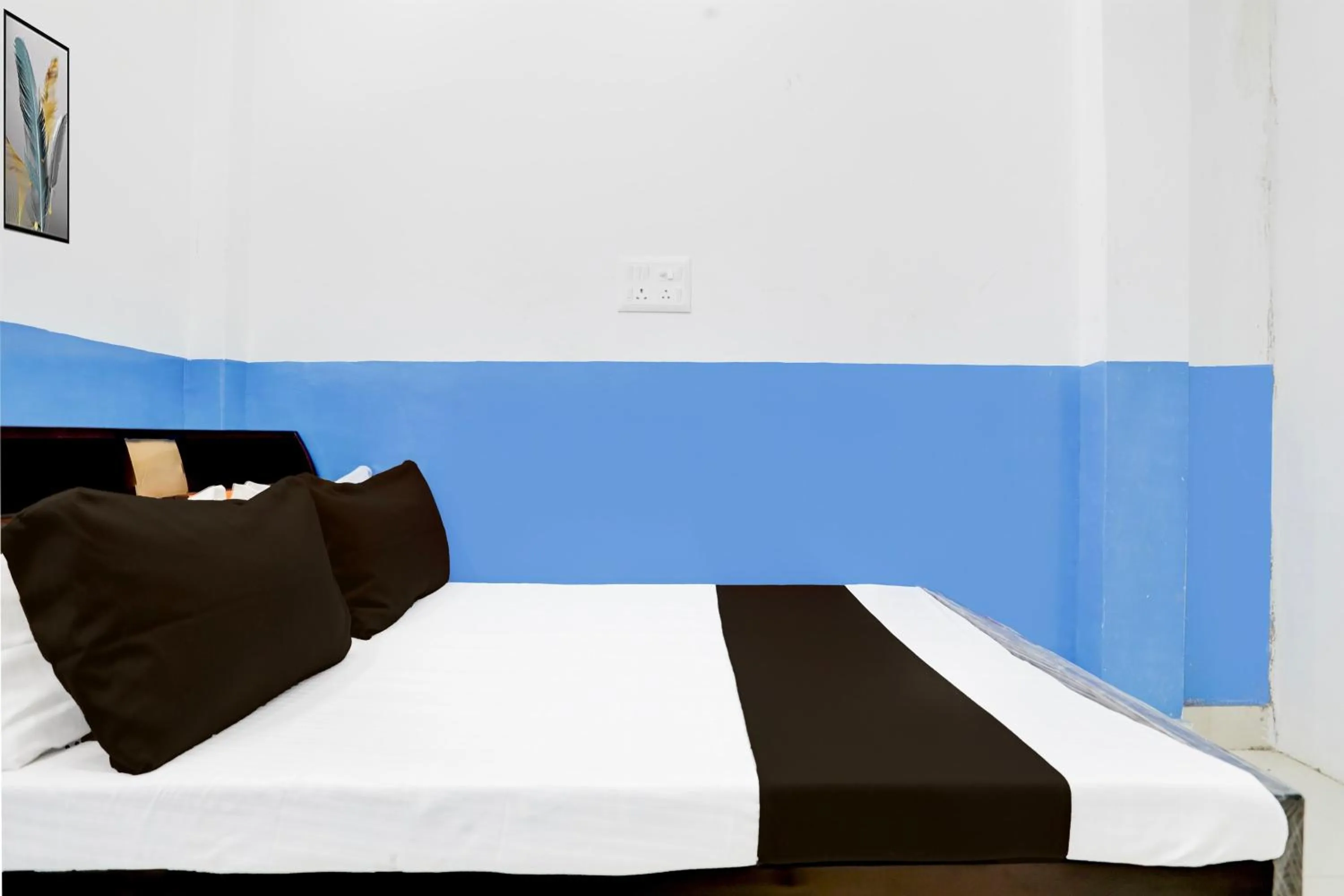 Bedroom, Bed in Hotel O THE HIGHWAY HOTEL