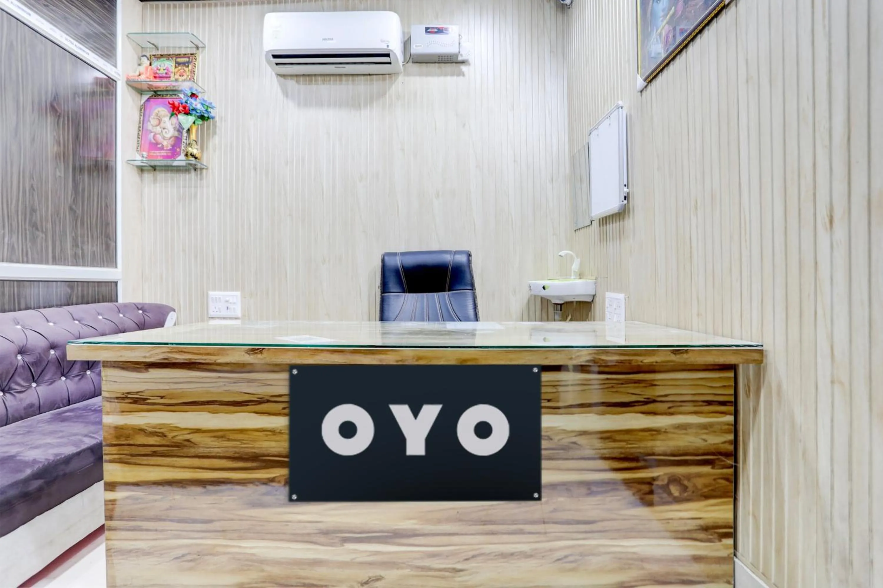 Lobby or reception in Hotel O THE HIGHWAY HOTEL