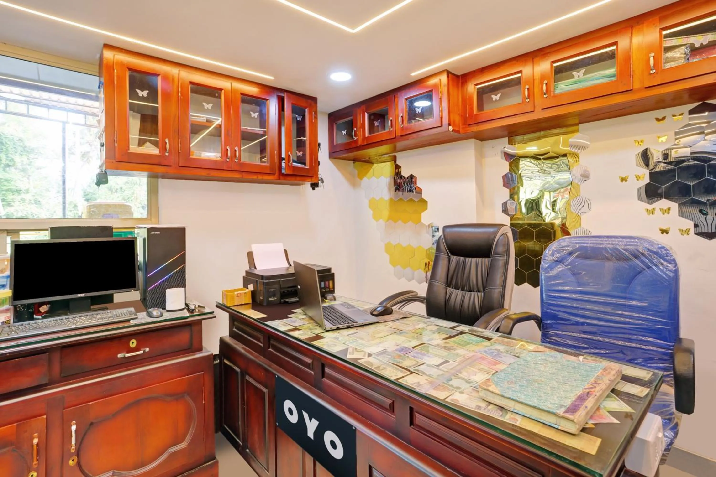 Lobby or reception in Hotel O PULARI BACKWATER & ROOMS