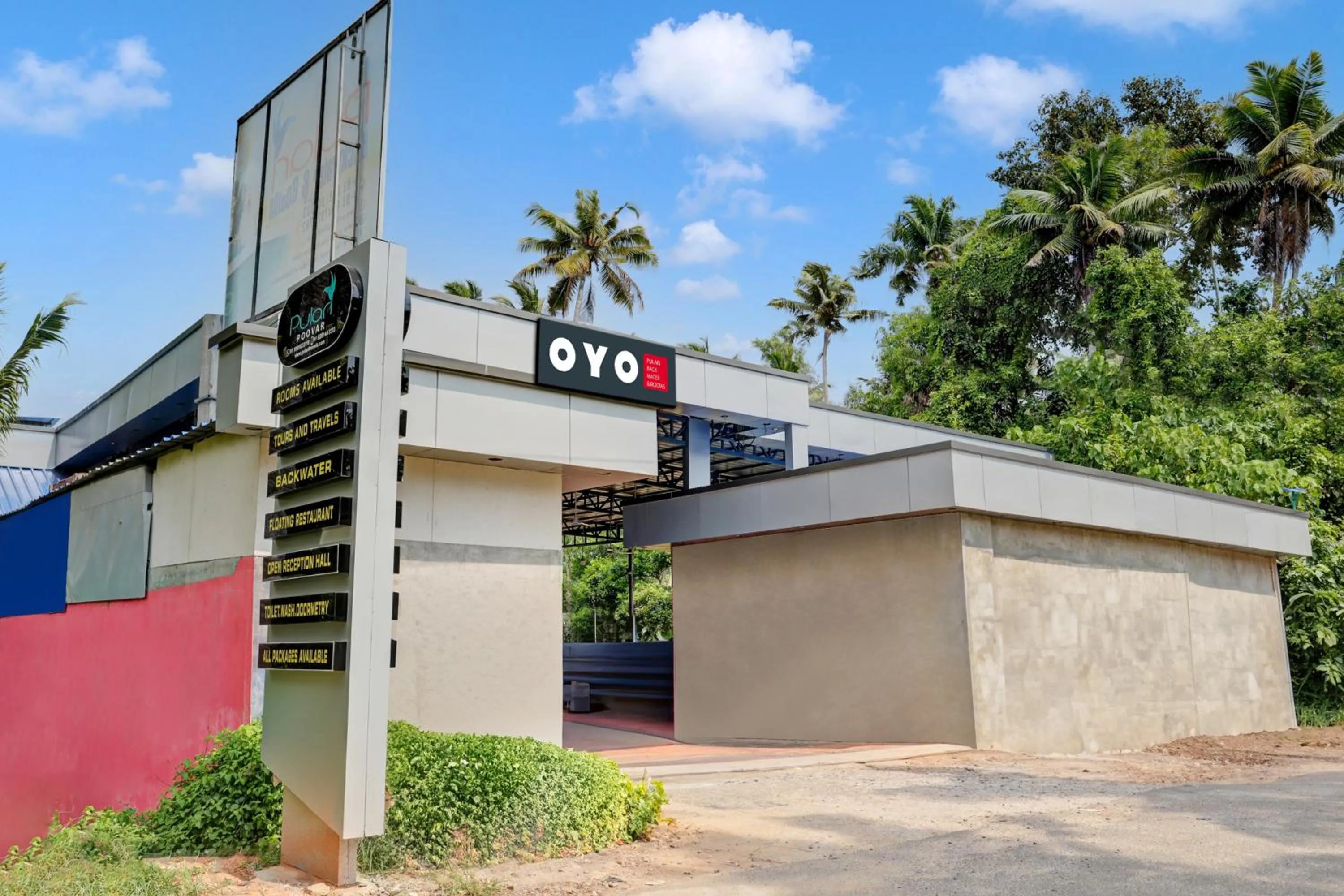 Facade/entrance in Hotel O PULARI BACKWATER & ROOMS