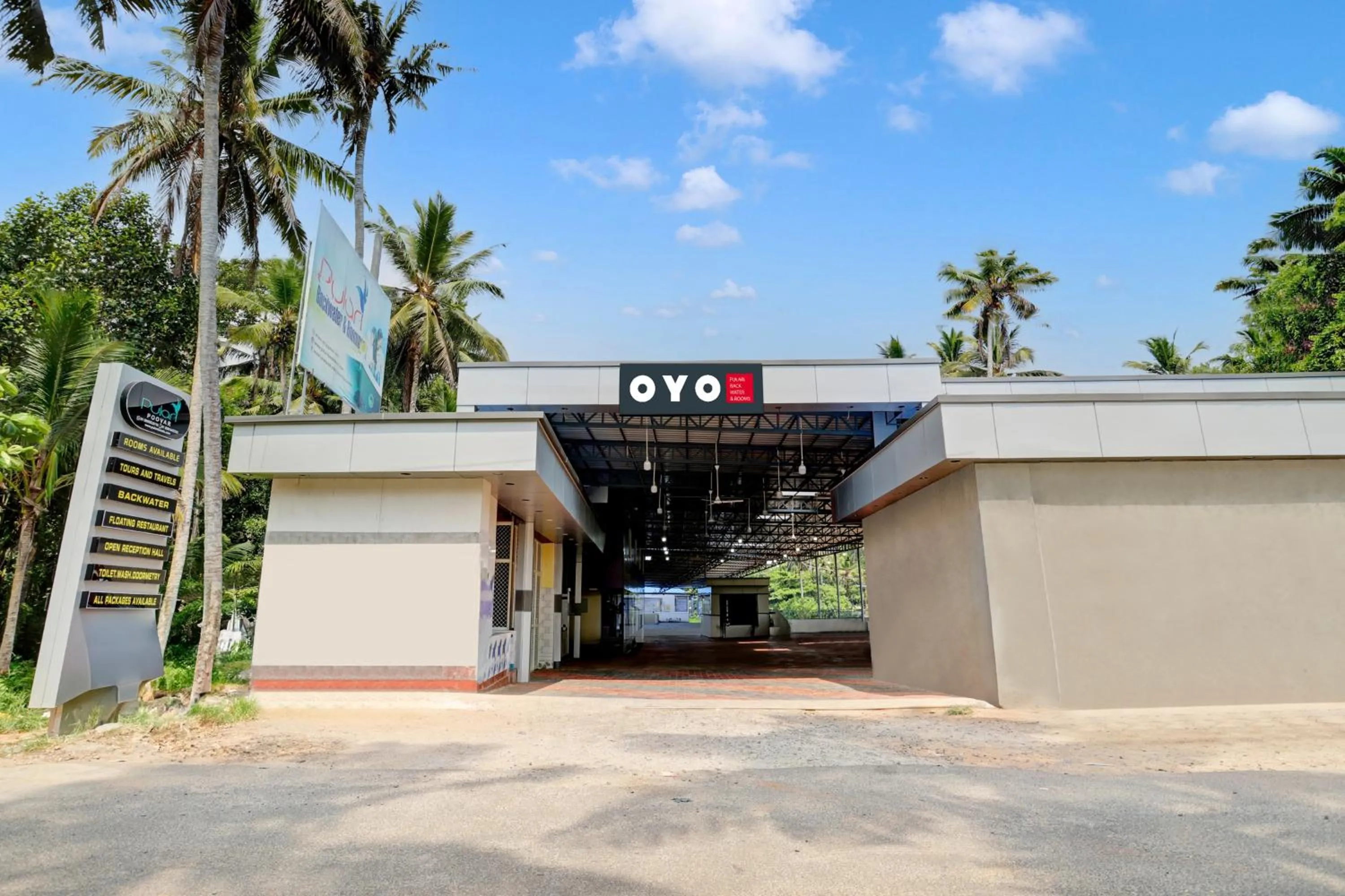 Facade/entrance in Hotel O PULARI BACKWATER & ROOMS