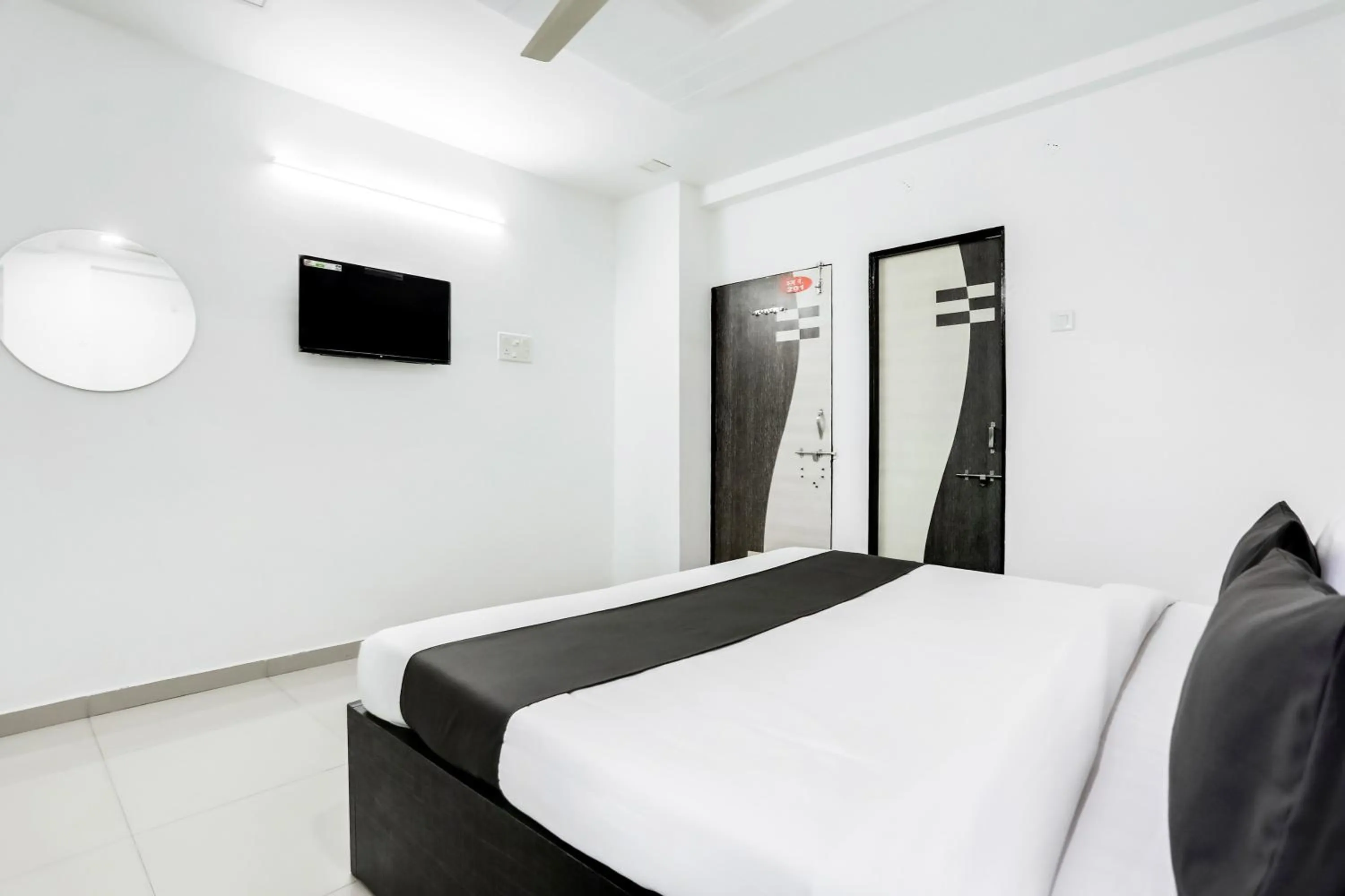 Bedroom, Bed in Hotel O Grand Trinity