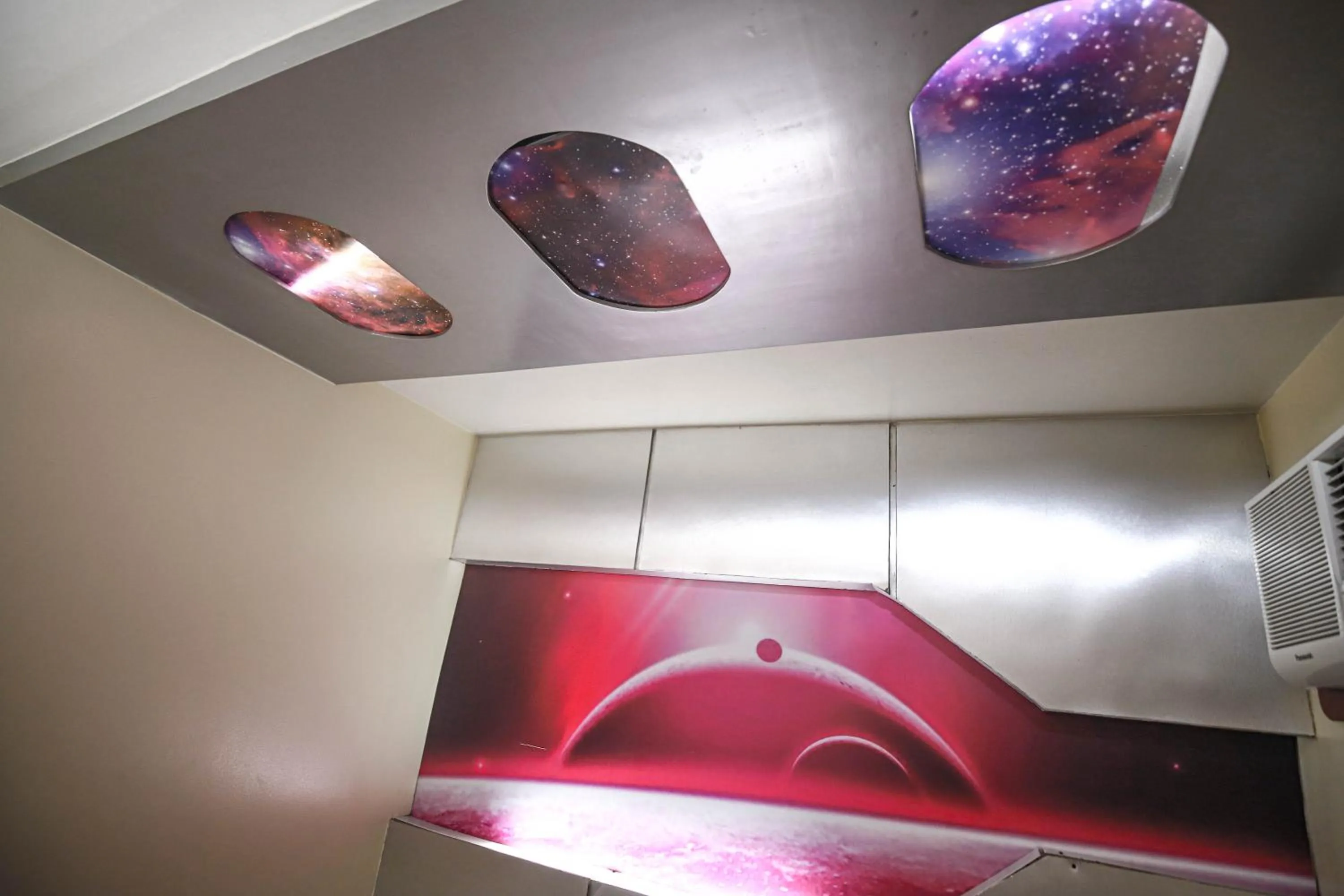 Bed in Astrotel Cubao