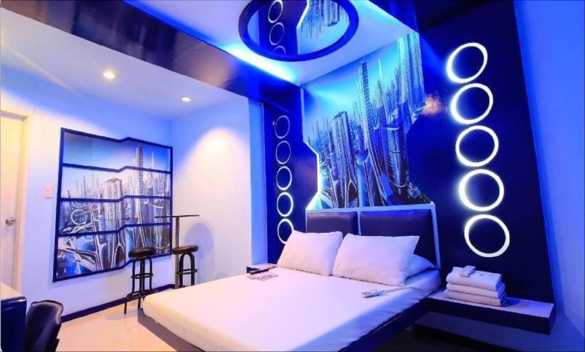 Bed in Astrotel Cubao