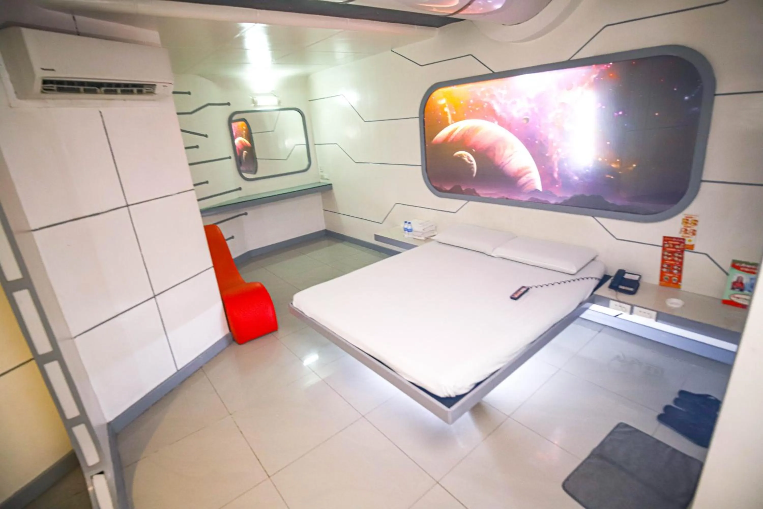 Bed in Astrotel Cubao