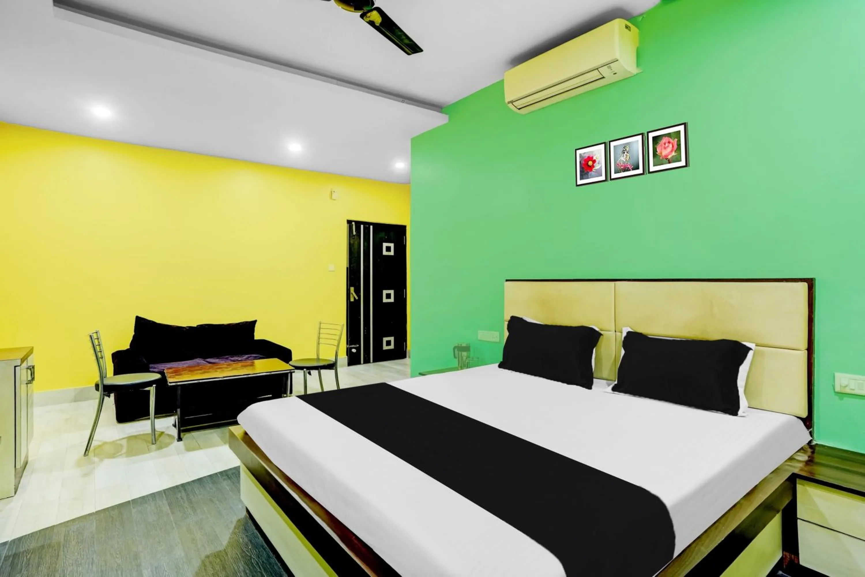 Bedroom, Bed in Hotel O Harsh Regency