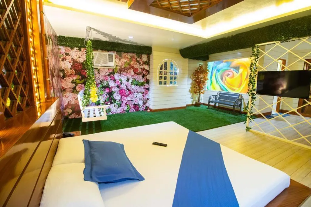 Bedroom, Bed in Hotel Dreamworld Las Pinas