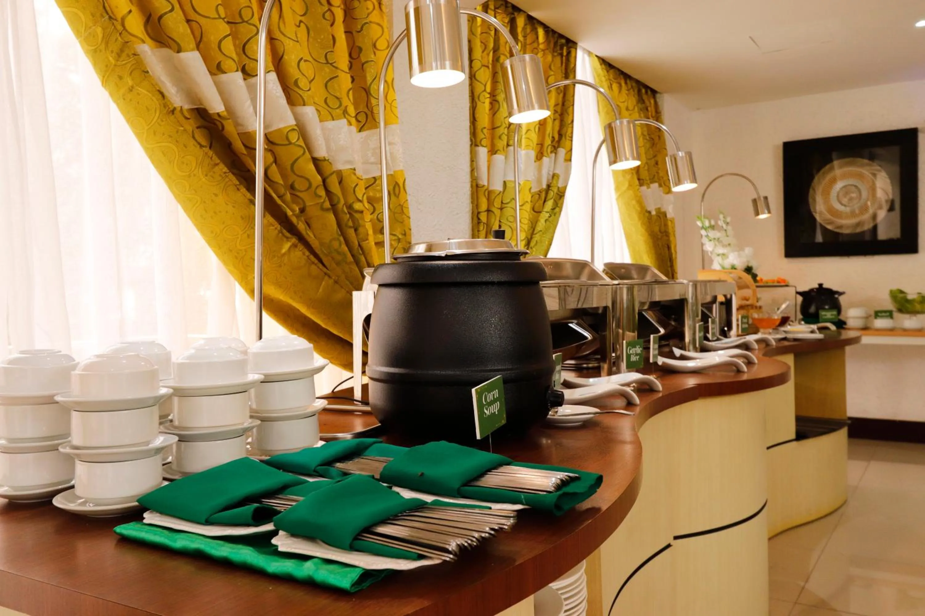 Restaurant/places to eat in Eurotel Las Pinas