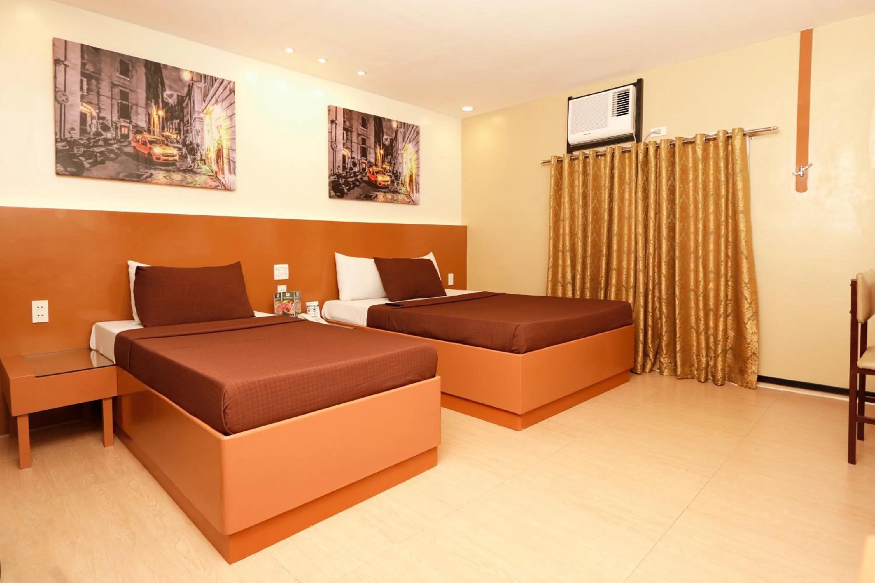 Bed in Eurotel Las Pinas