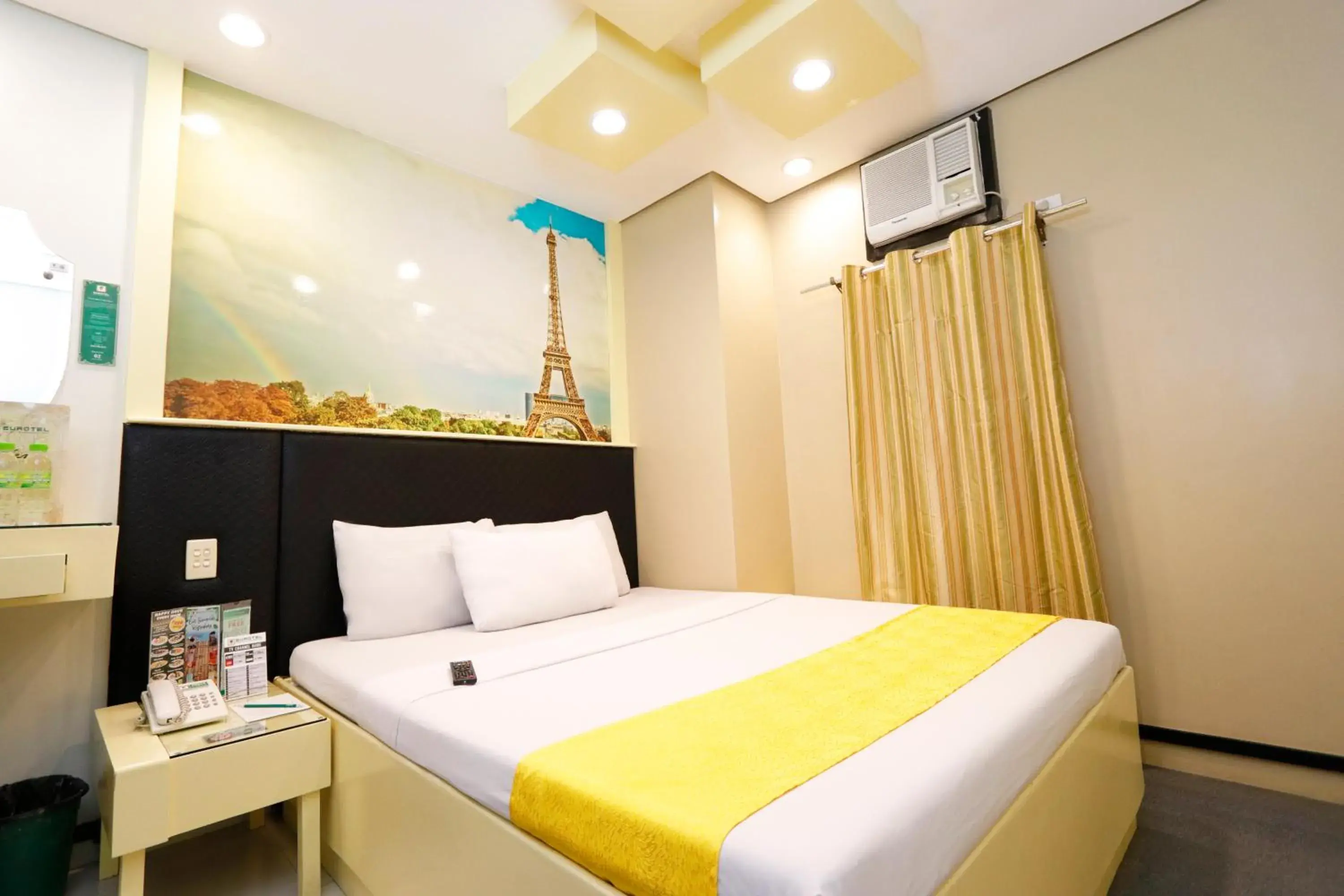 Studio in Eurotel Las Pinas Studio in Eurotel Las Pinas