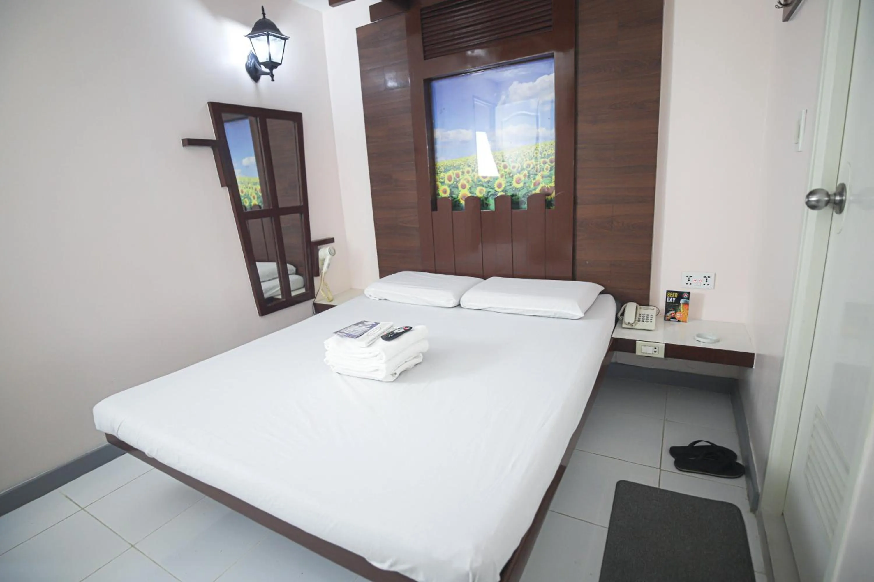 Bed in Astrotel Calamba