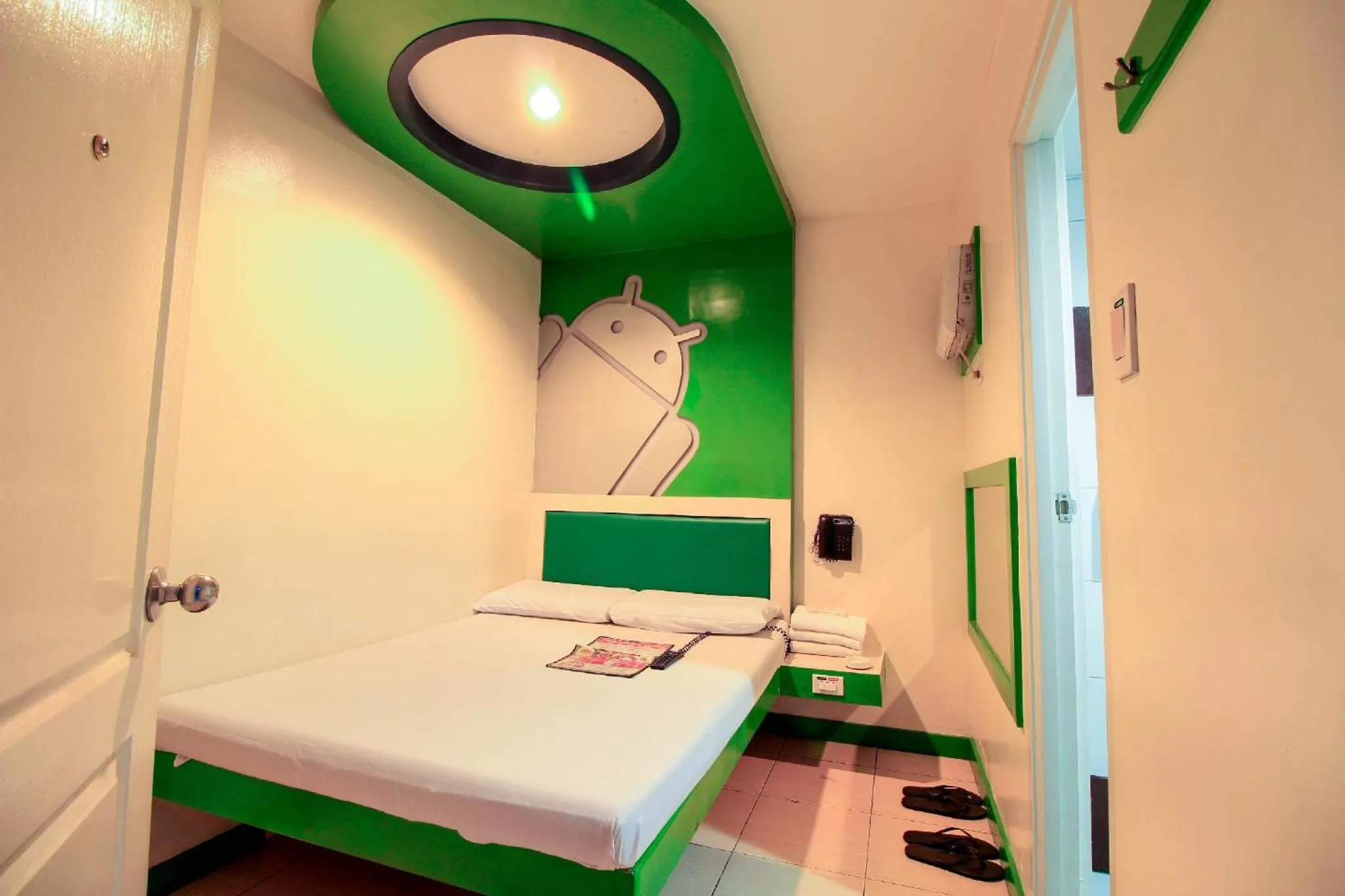Bed in Astrotel Calamba
