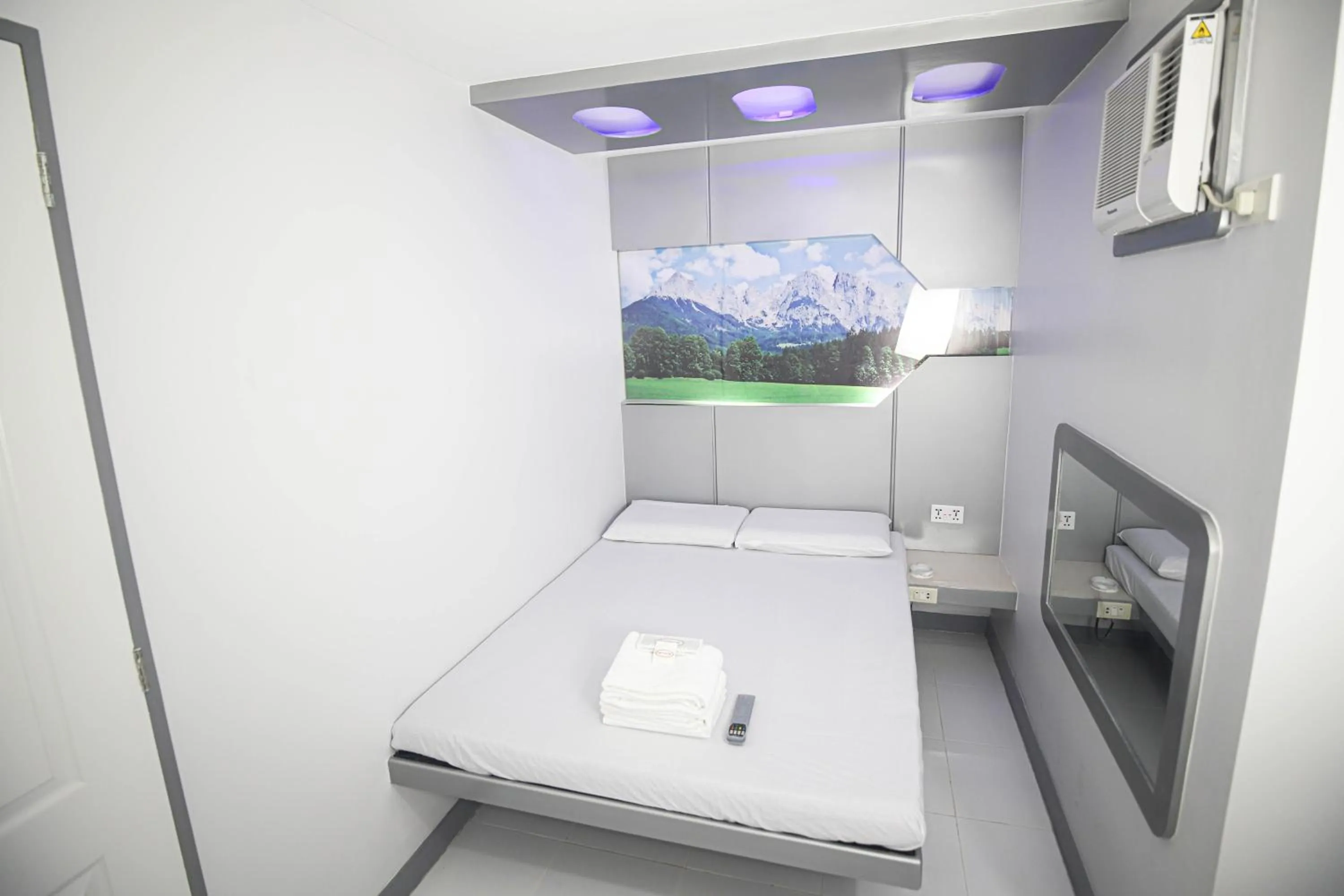 Bed in Astrotel Calamba