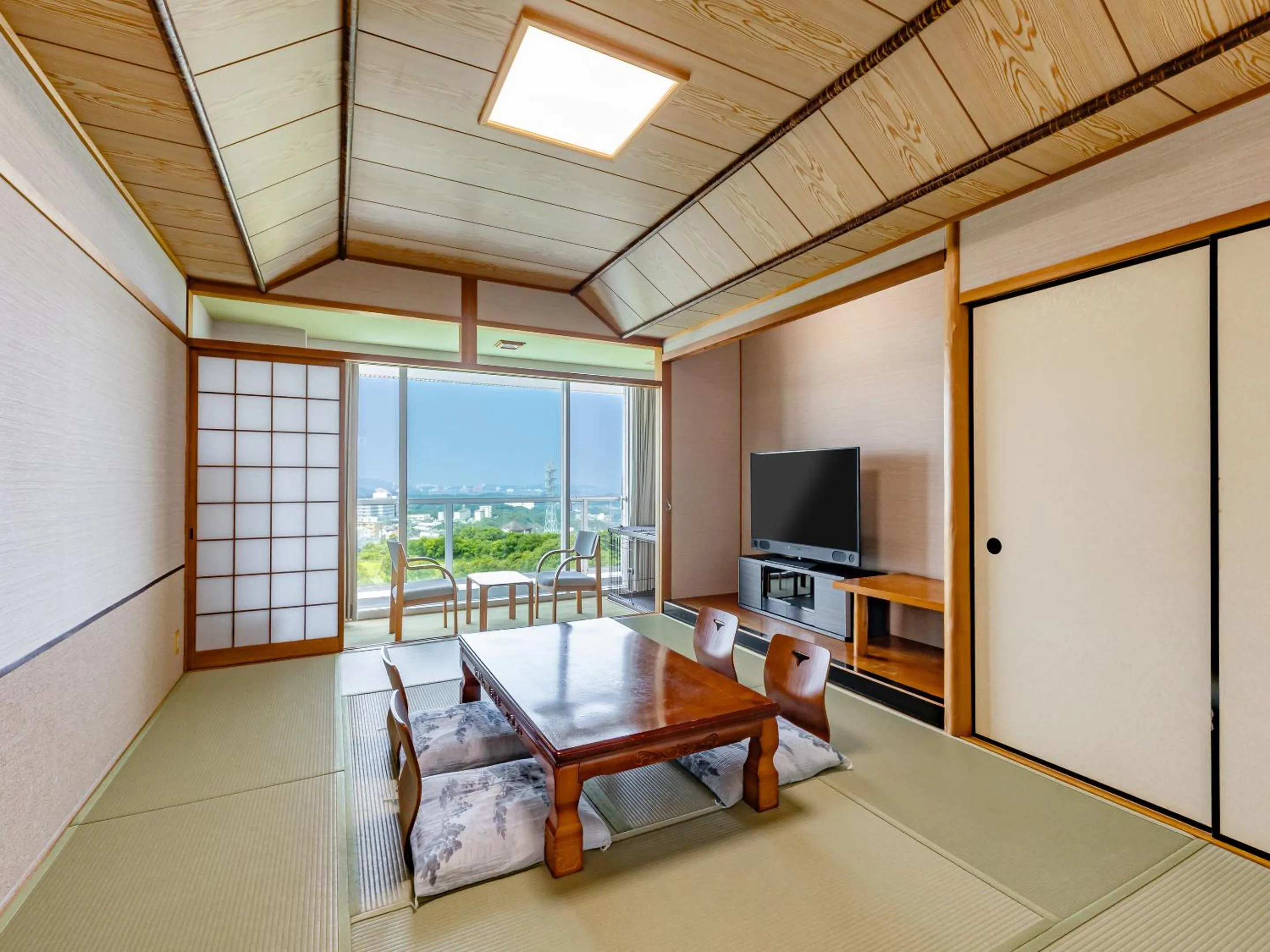 Photo of the whole room in Nanki Shirahama Wan Wan Paradise Hotel