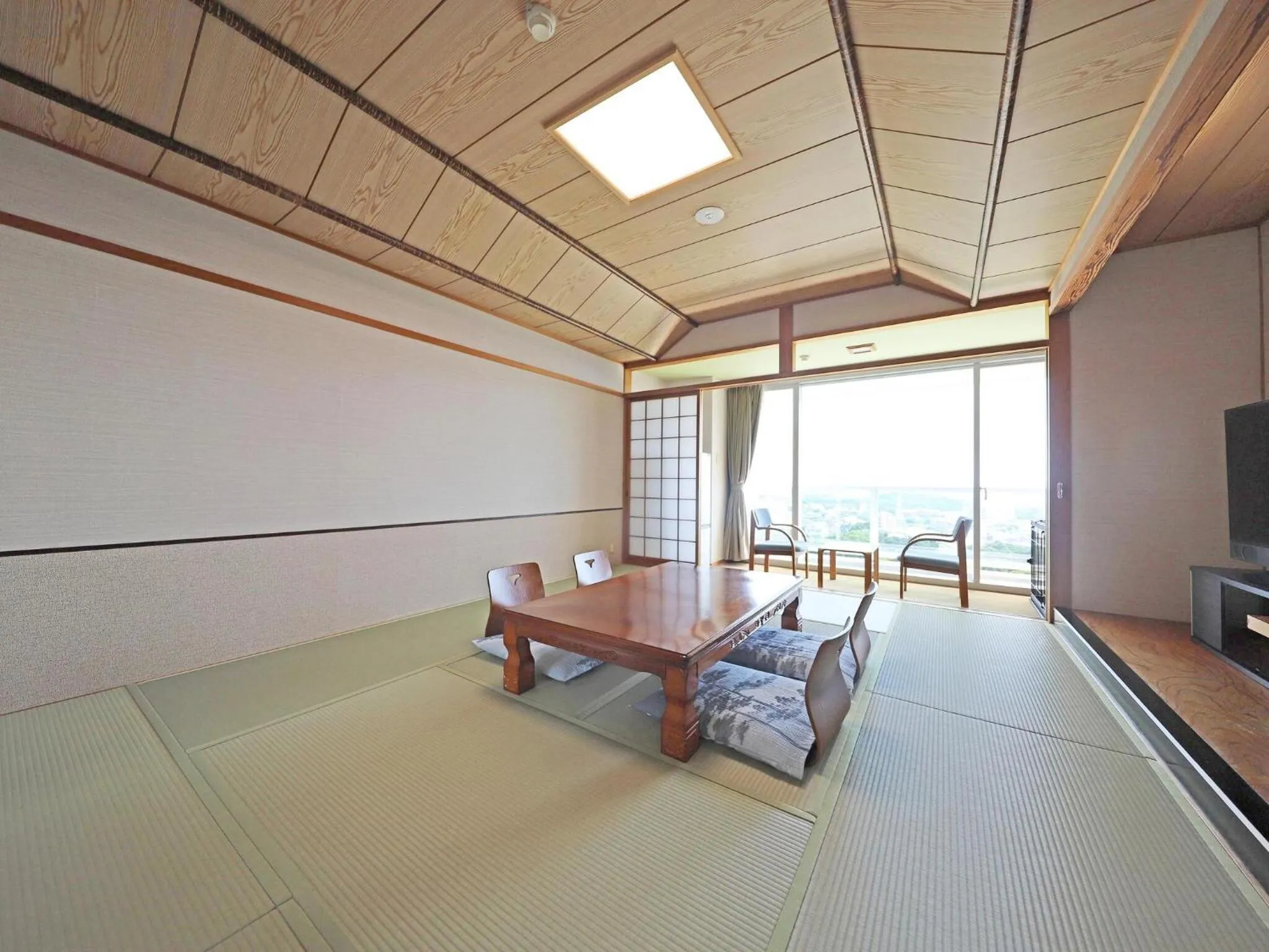 Photo of the whole room in Nanki Shirahama Dog Paradise