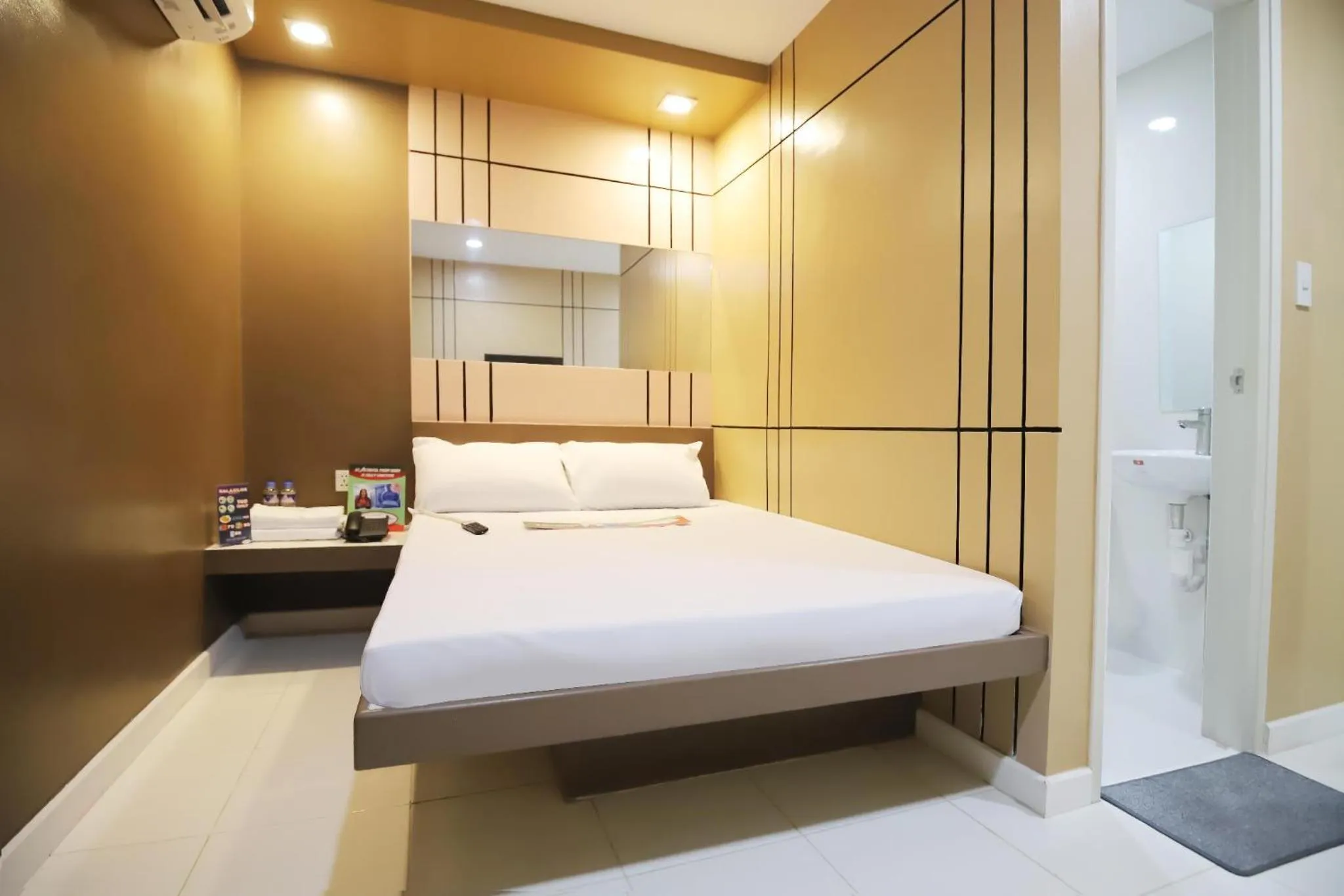 Bed in Astrotel Divisoria