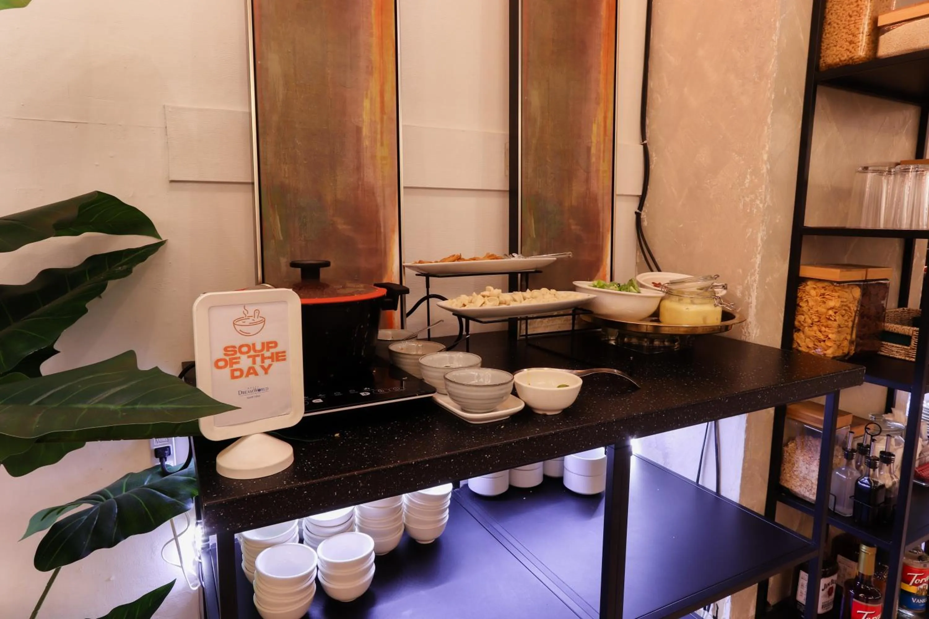 Restaurant/places to eat in Hotel Dreamworld North Edsa