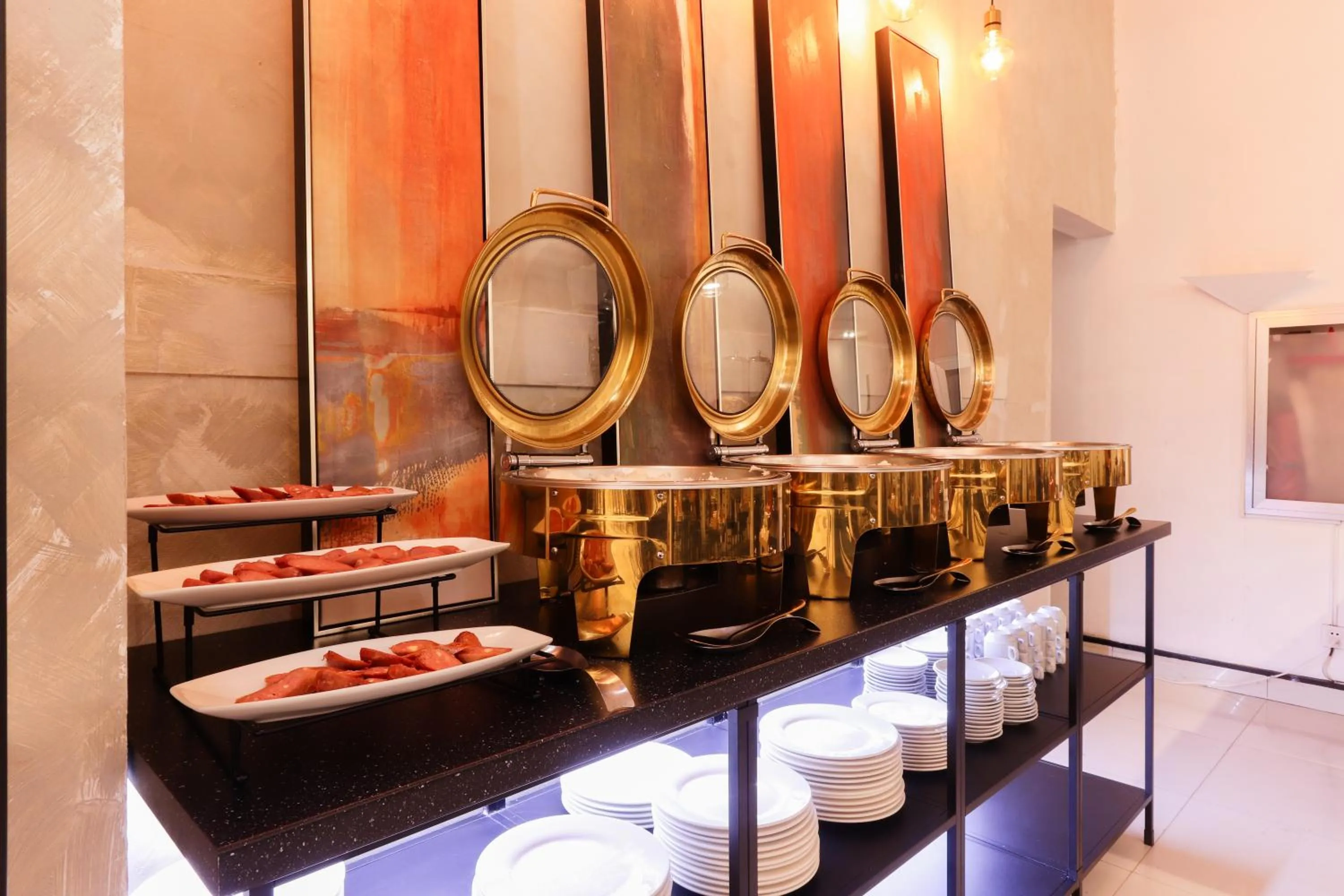 Restaurant/places to eat in Hotel Dreamworld North Edsa