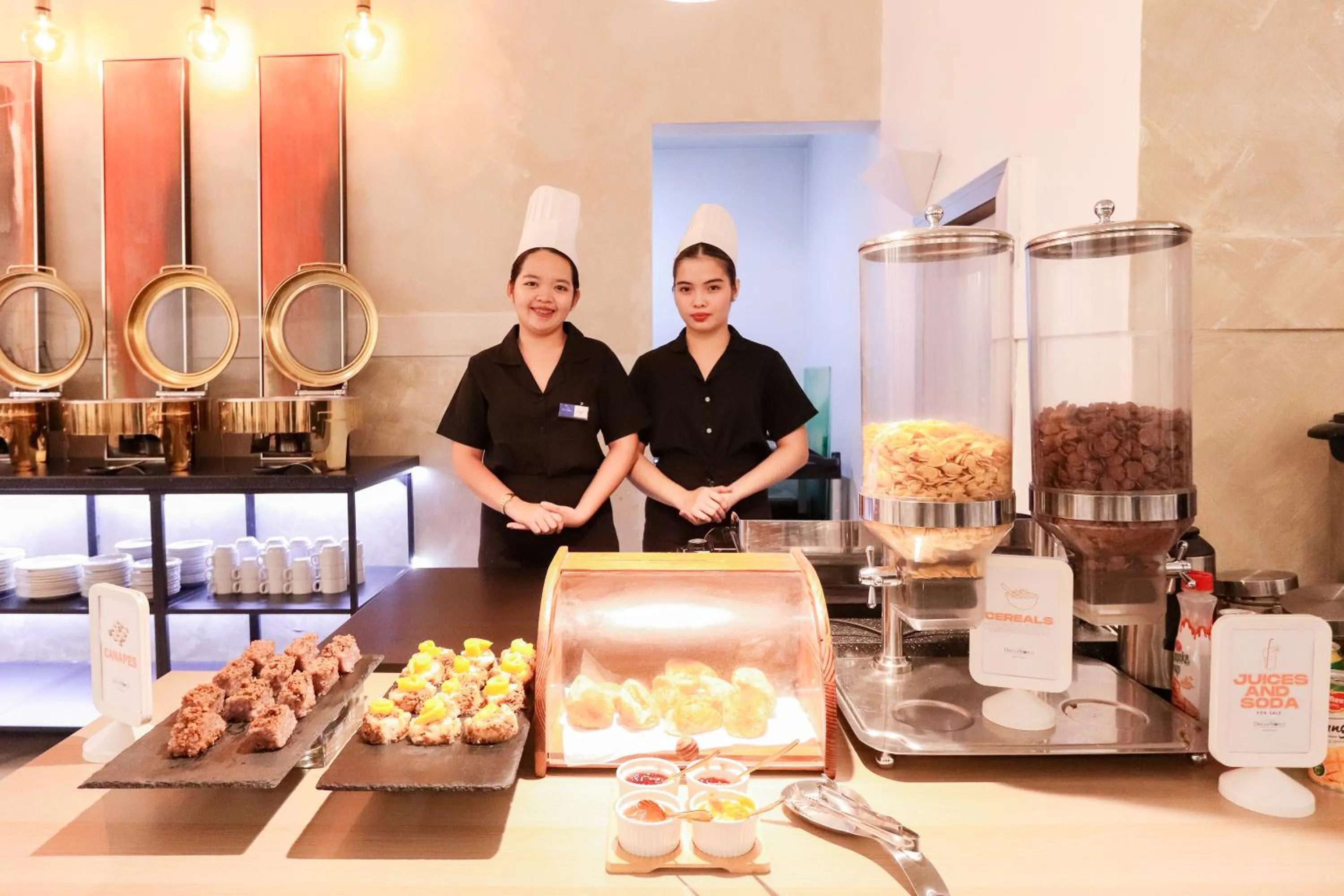 Restaurant/places to eat in Hotel Dreamworld North Edsa