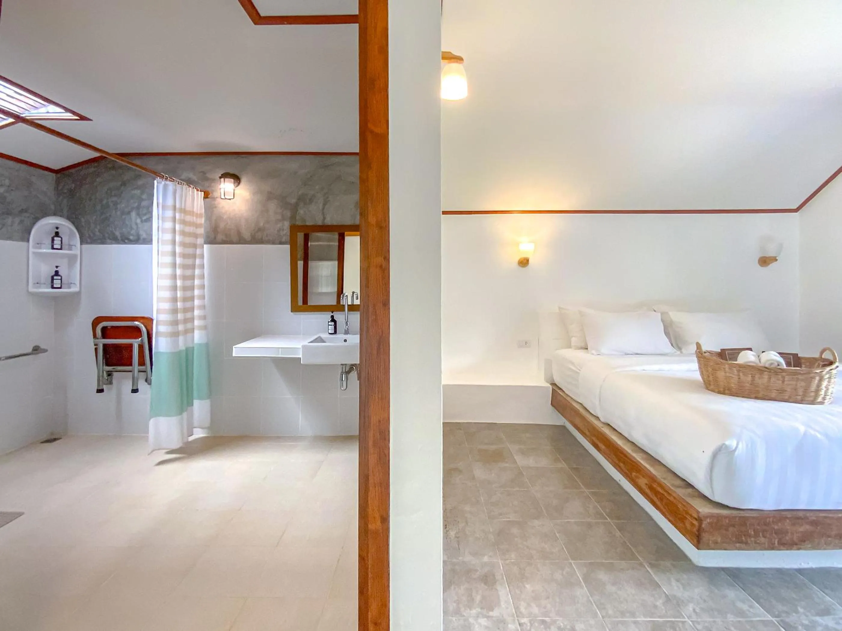 Floor plan, Bed in Chumphon Cabana Resort