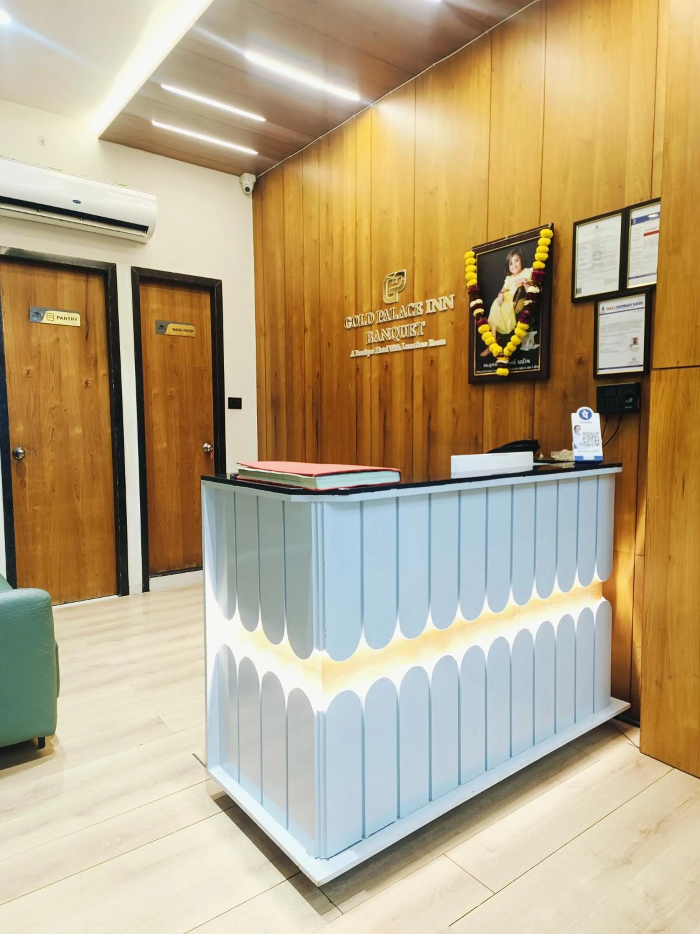 Lobby or reception in Hotel Gold Palace Inn