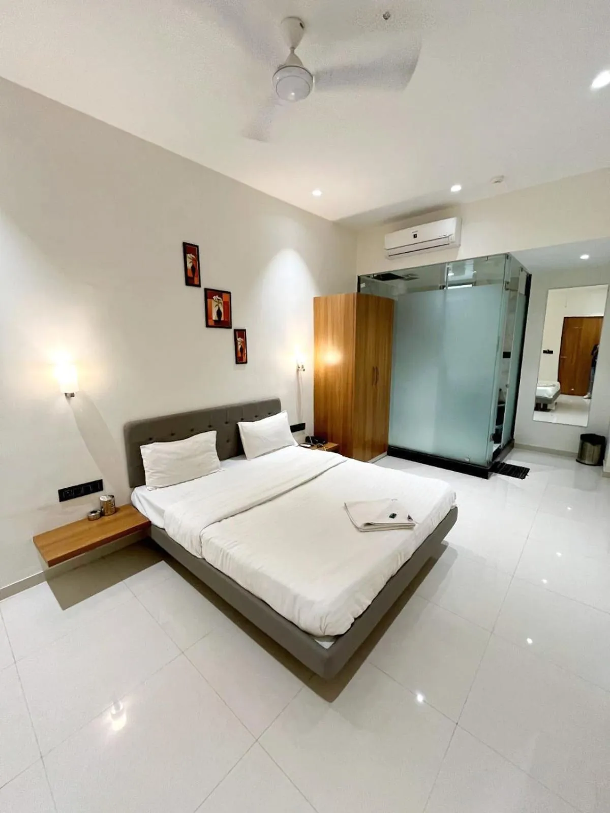 Standard Studio - single occupancy in Hotel Gold Palace Inn