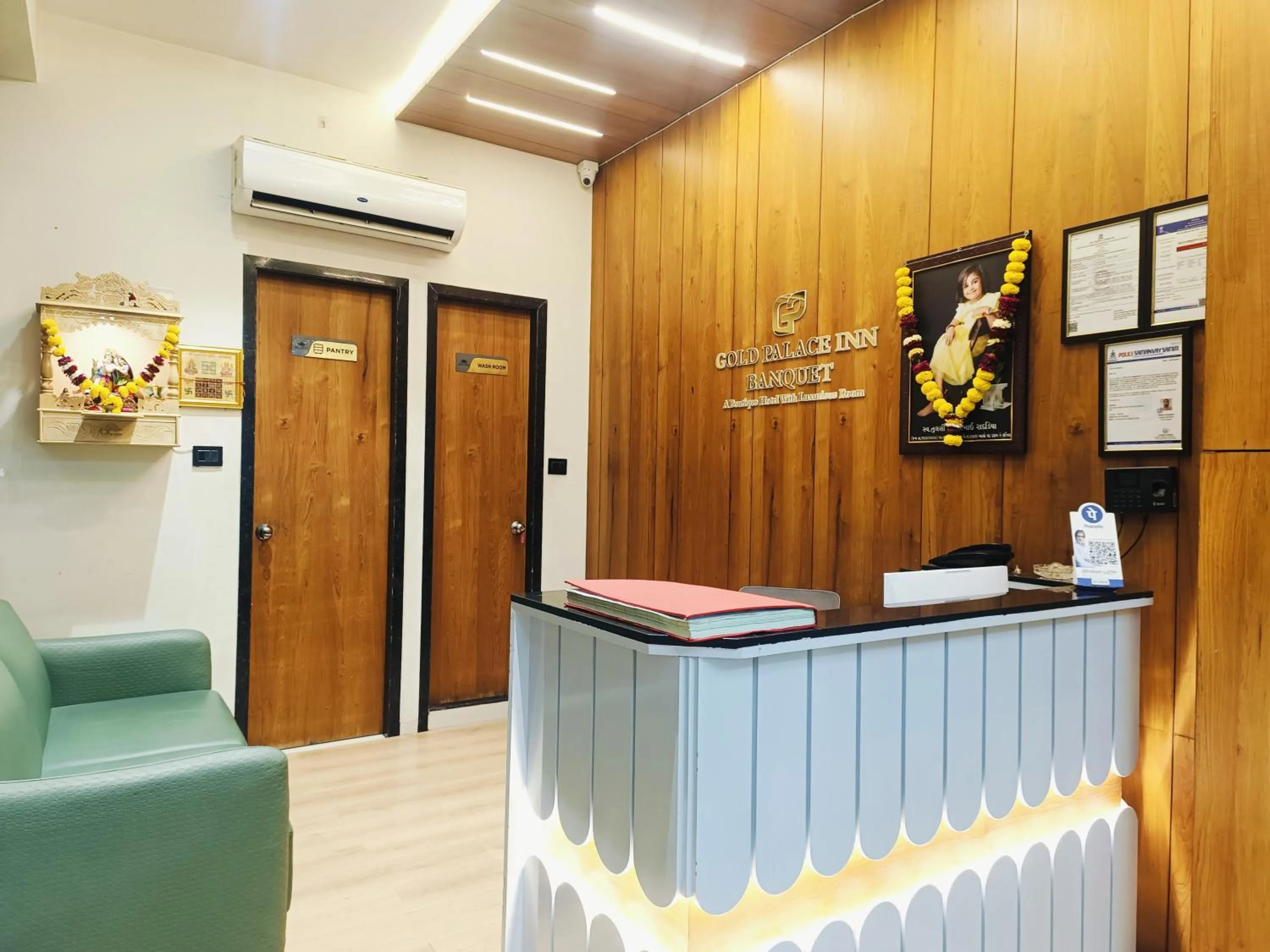 Lobby or reception in Hotel Gold Palace Inn