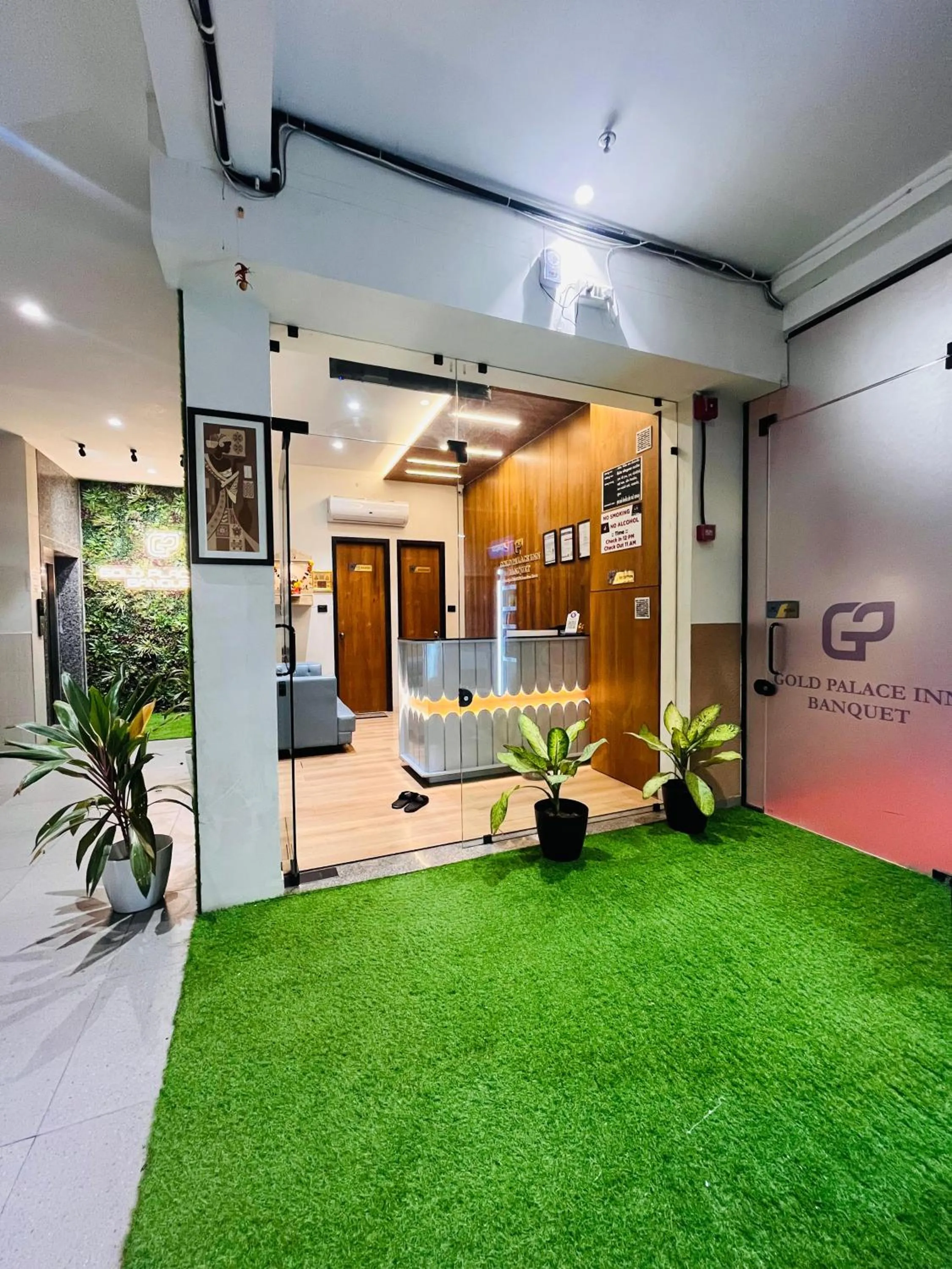 Lobby or reception in Hotel Gold Palace Inn