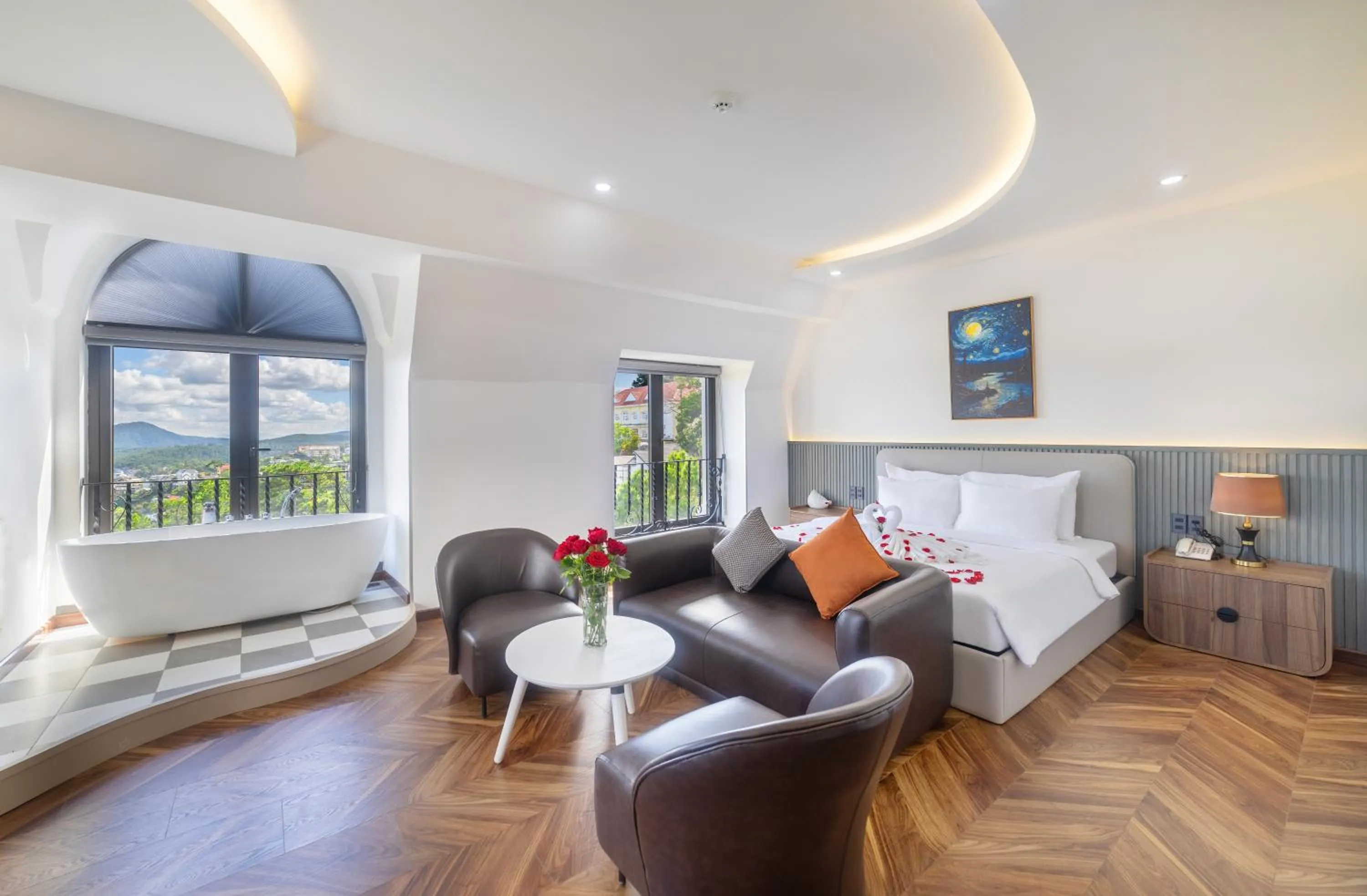 Photo of the whole room, Bed in TP Dalat Hotel