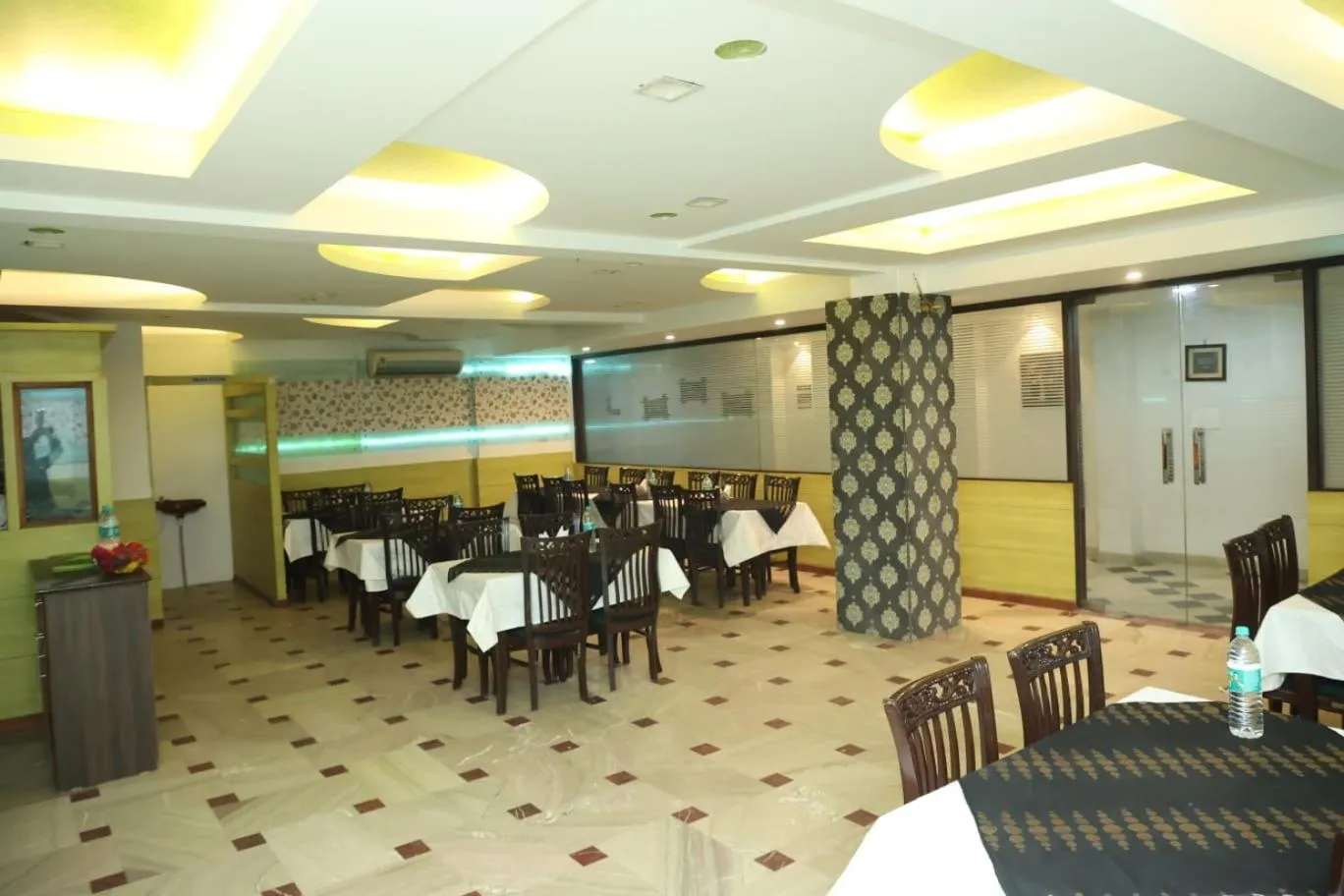 Restaurant/places to eat in Hotel Panna Paradise