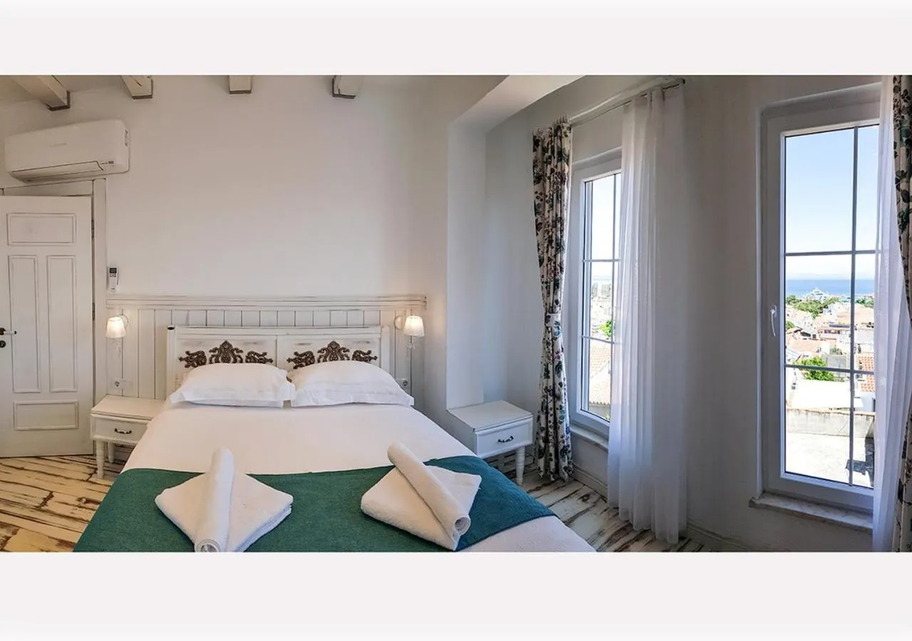 Bed in Bozcaada Fresh Otel