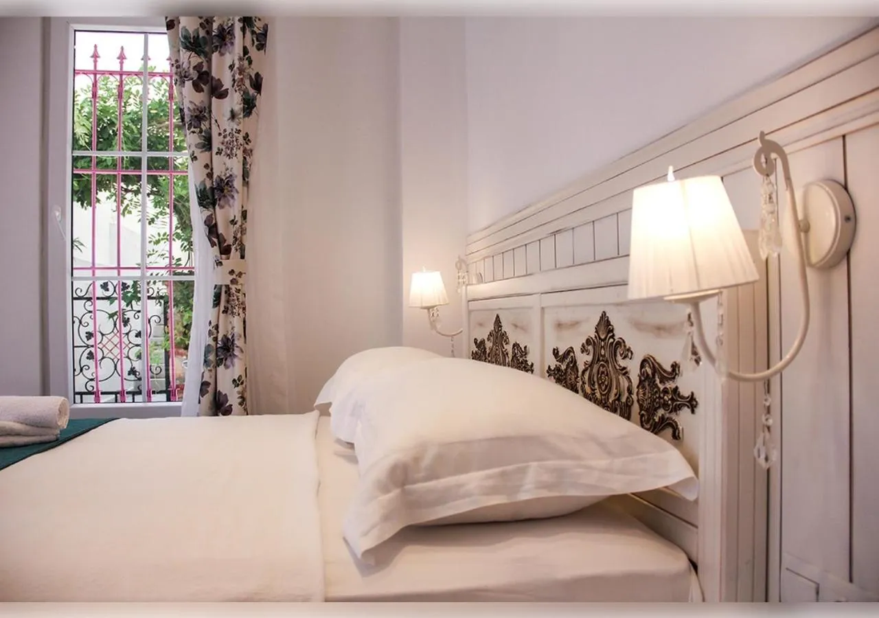 Bed in Bozcaada Fresh Otel