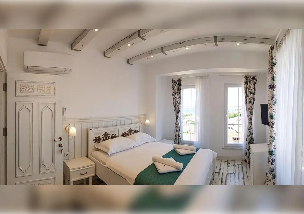 Bed in Bozcaada Fresh Otel