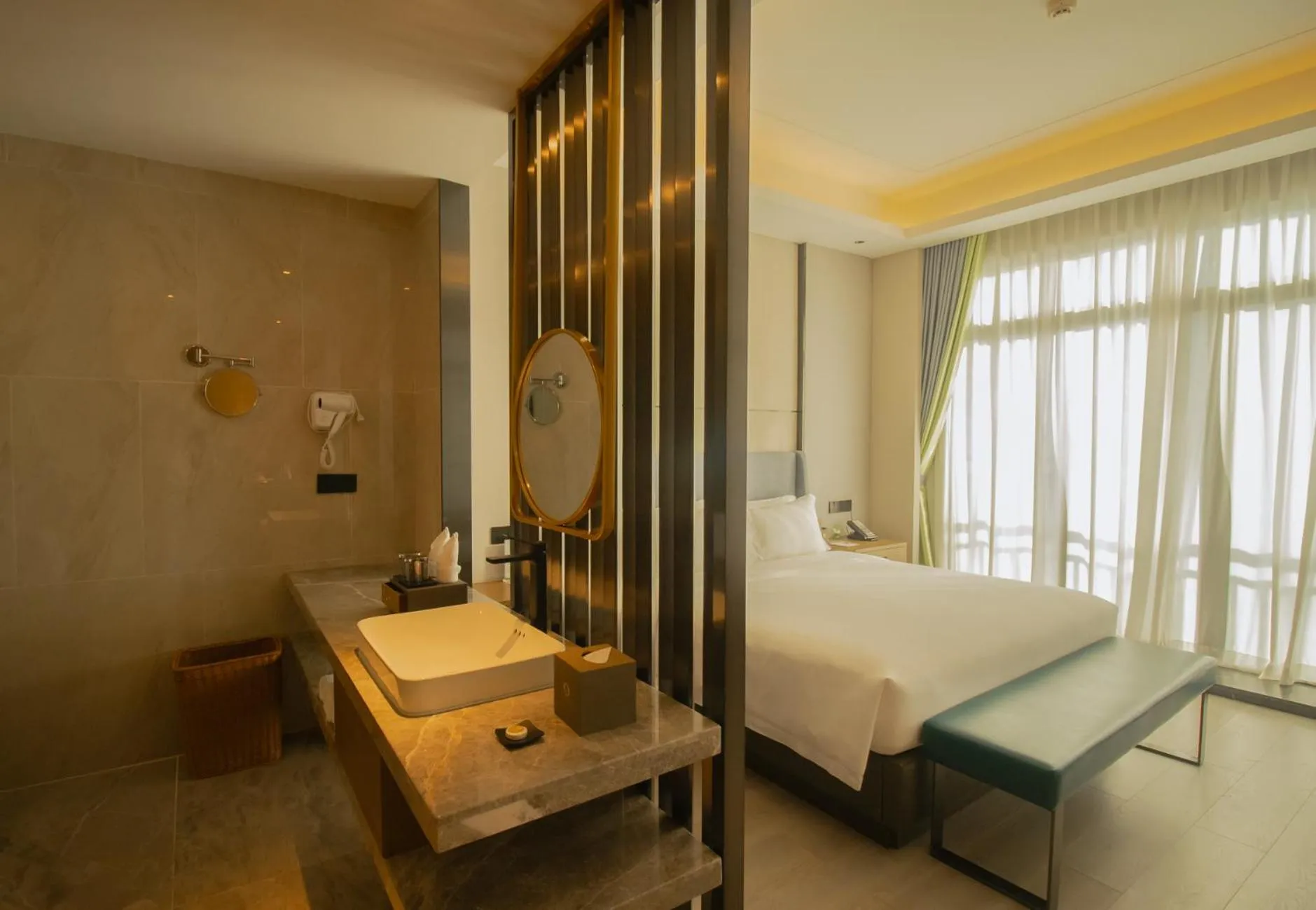 Photo of the whole room, Bed in DongHu Resort Hotel