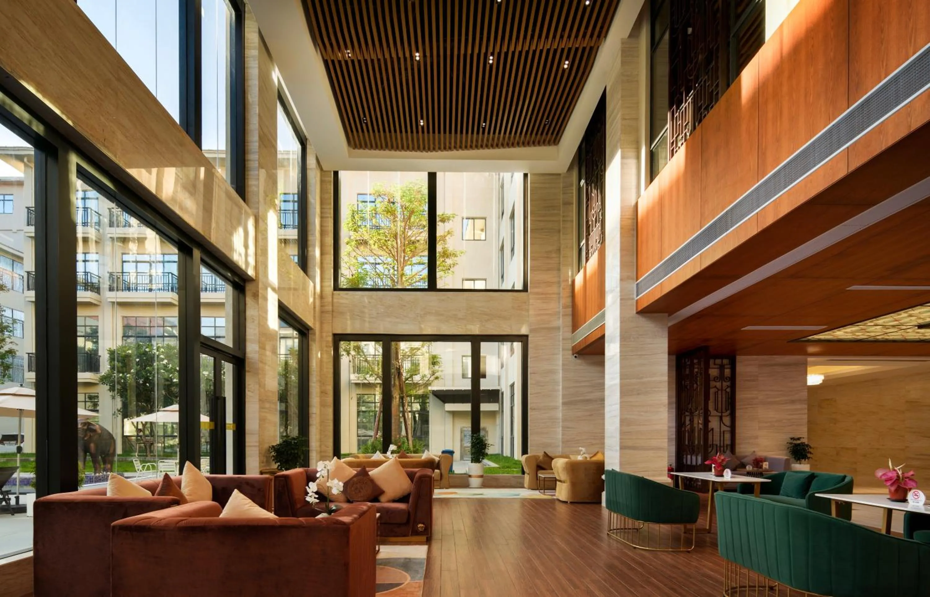 Lounge or bar in DongHu Resort Hotel